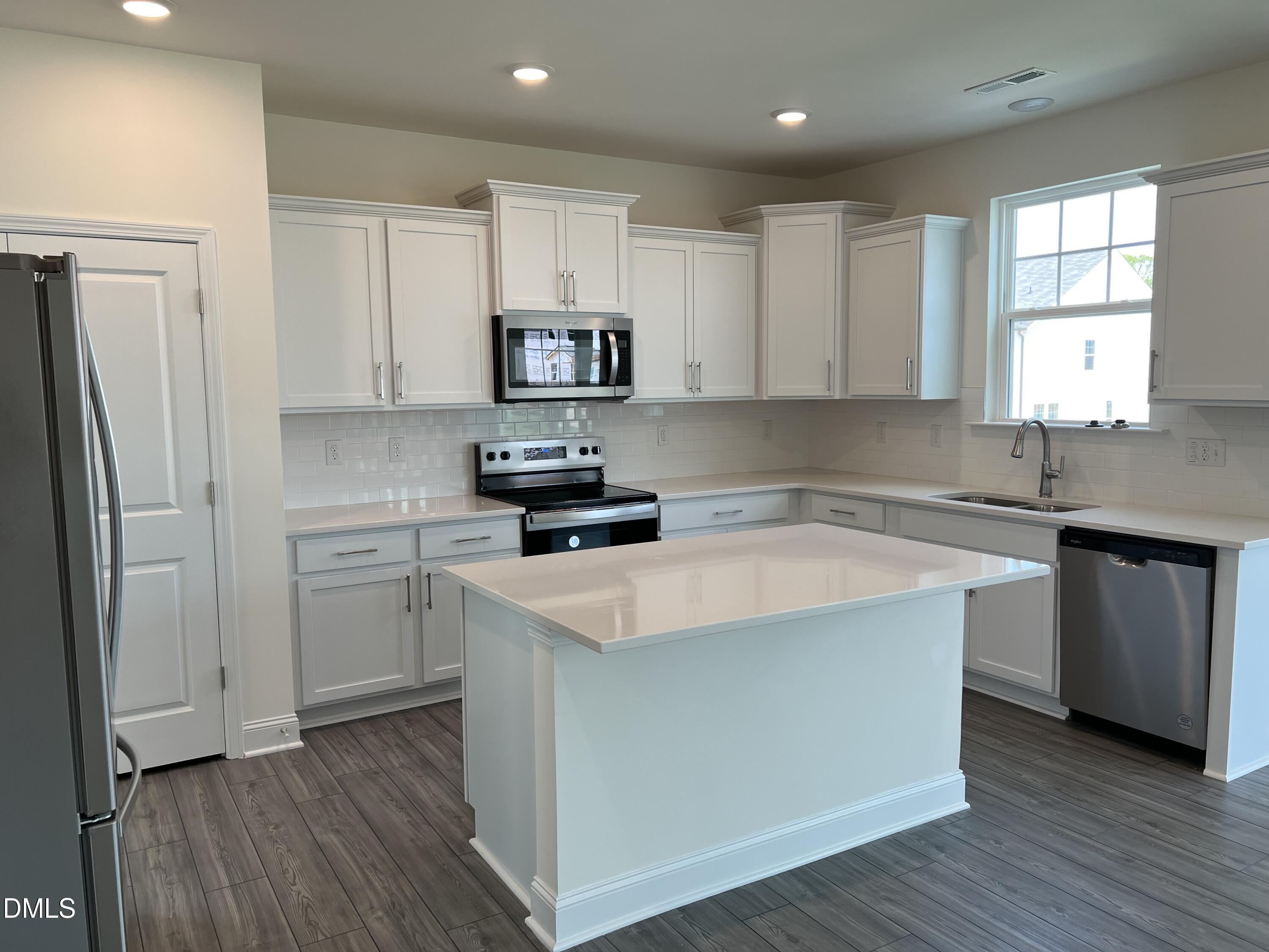 917 Channel Drop Loop Property Photo 2