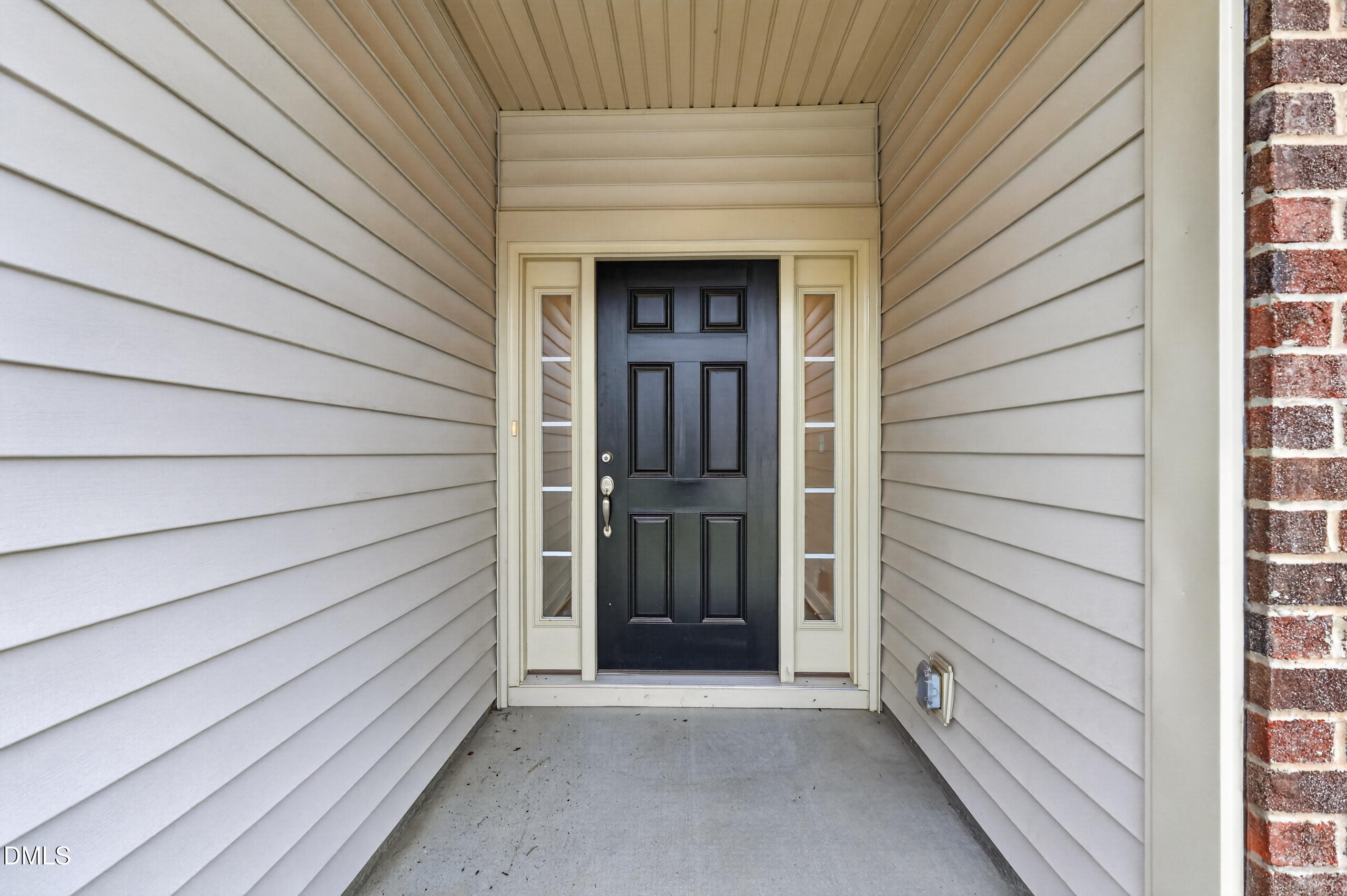 917 Channel Drop Loop Property Photo 4