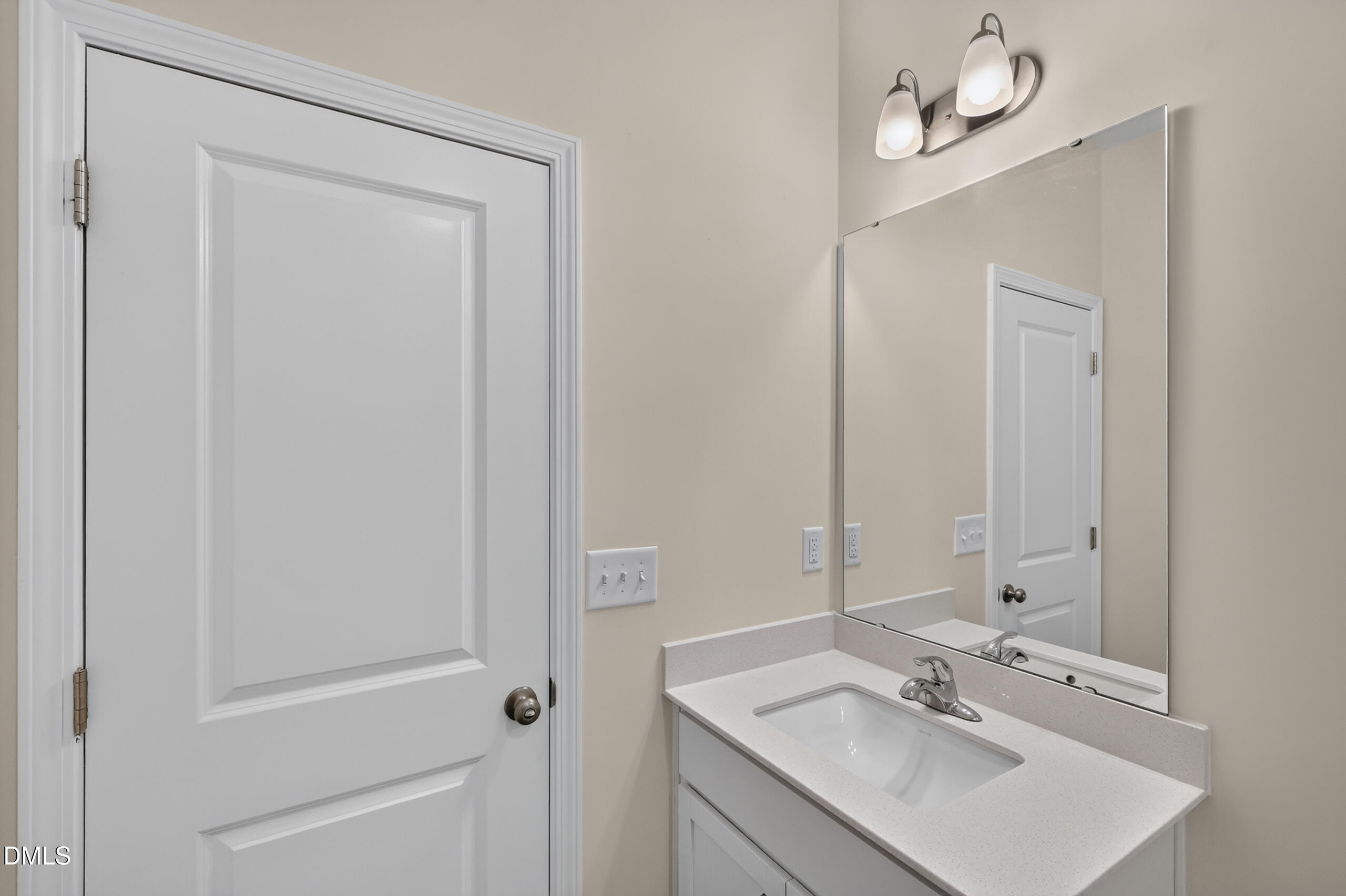 917 Channel Drop Loop Property Photo 11