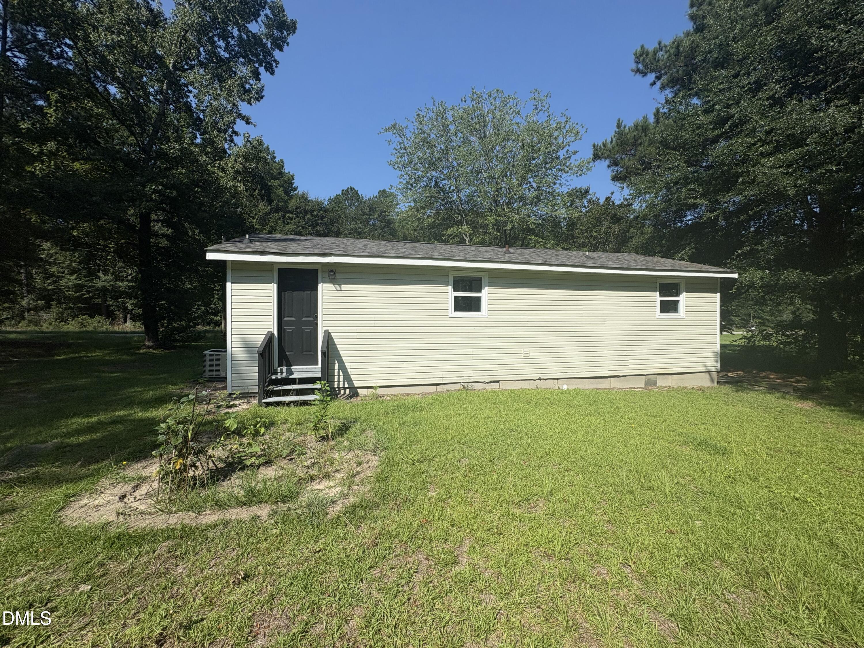 1615 Halsey Loop Property Photo 2