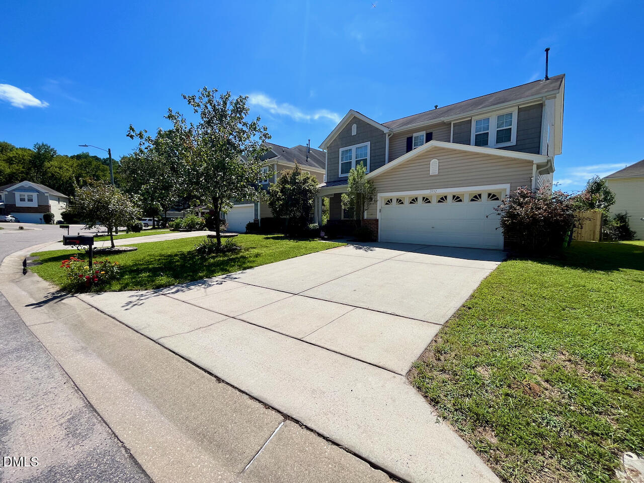 2932 Glade Aster Court Property Photo 2