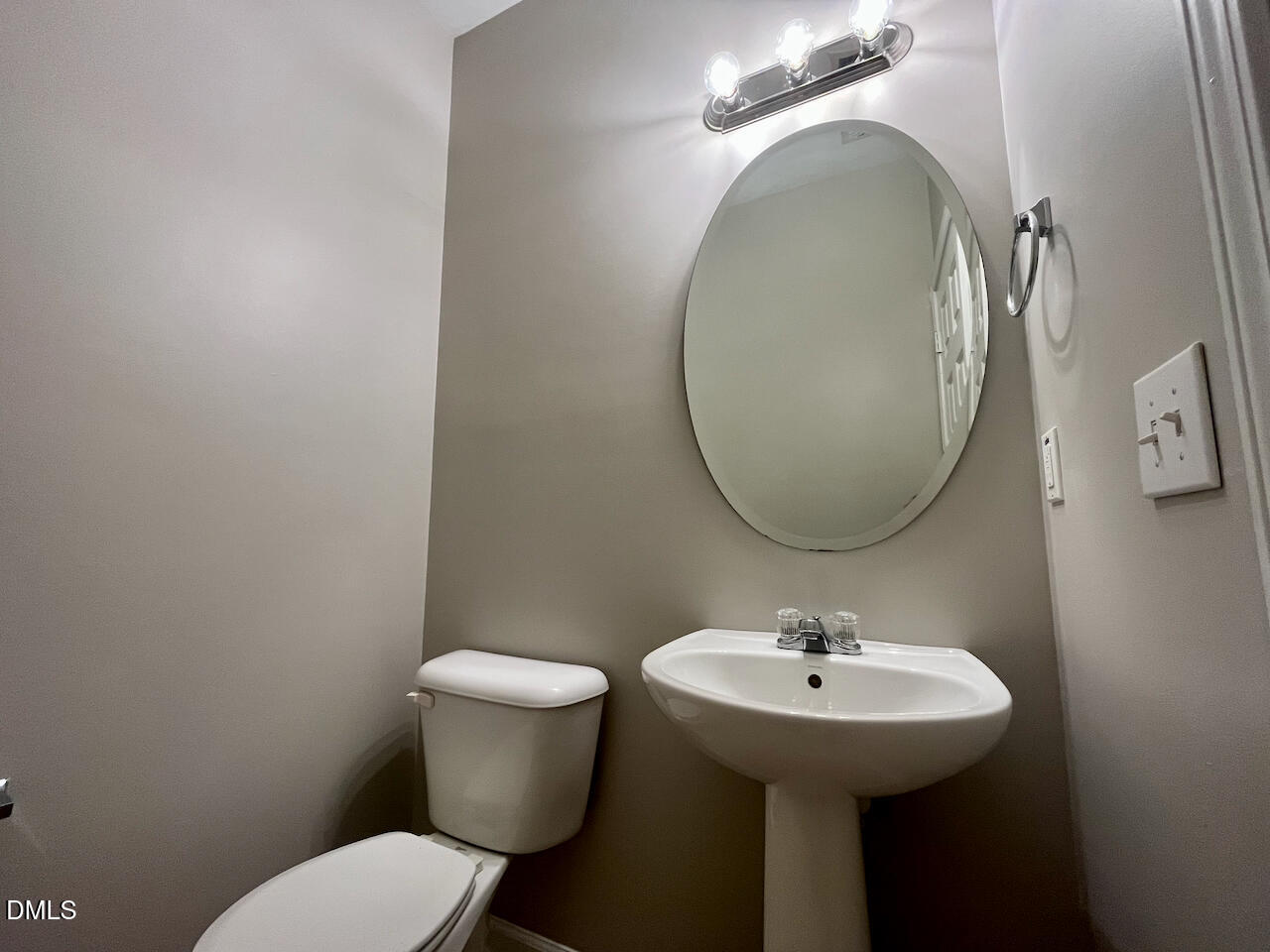 2932 Glade Aster Court Property Photo 9