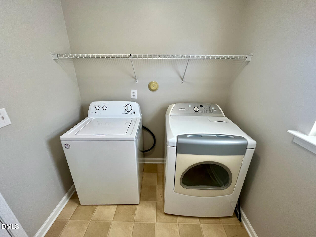 2932 Glade Aster Court Property Photo 17
