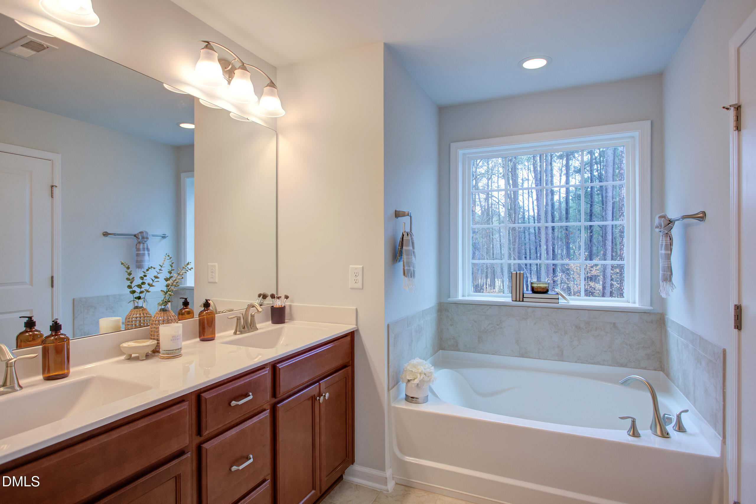 1136 Southpoint Trail Property Photo 18