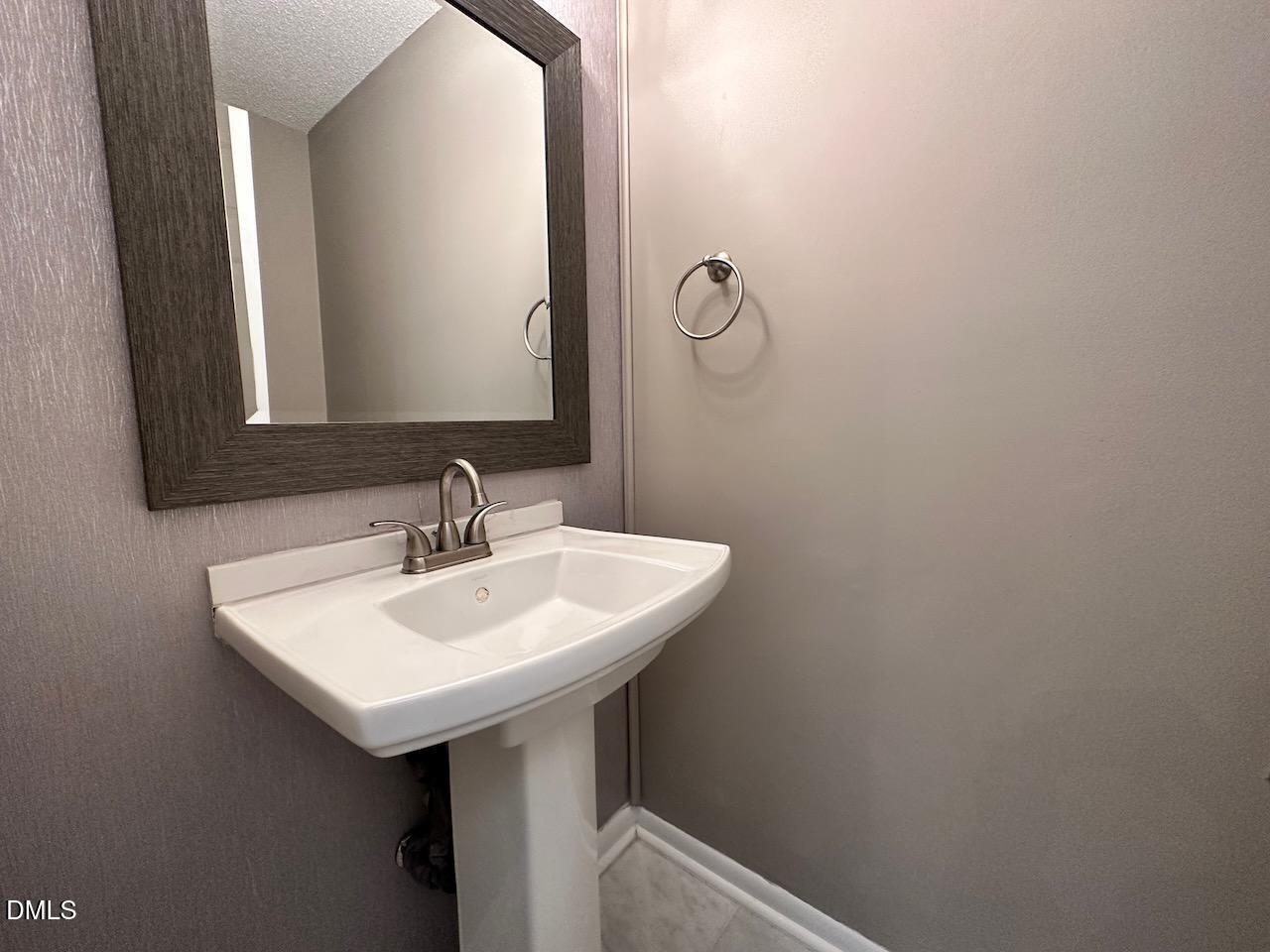 3411 Balfour E Property Photo 7