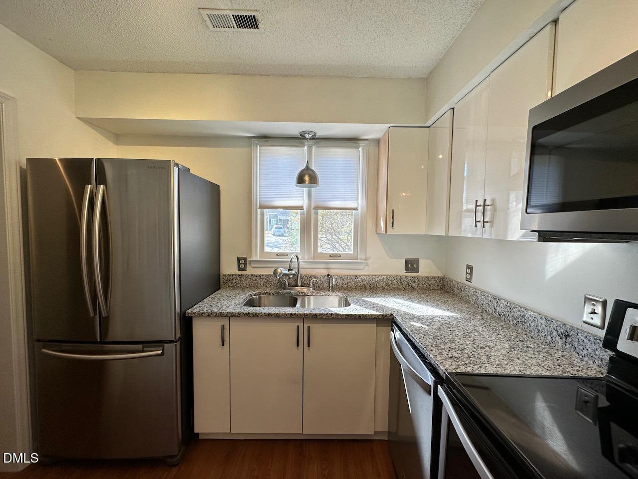 3411 Balfour E Property Photo 8