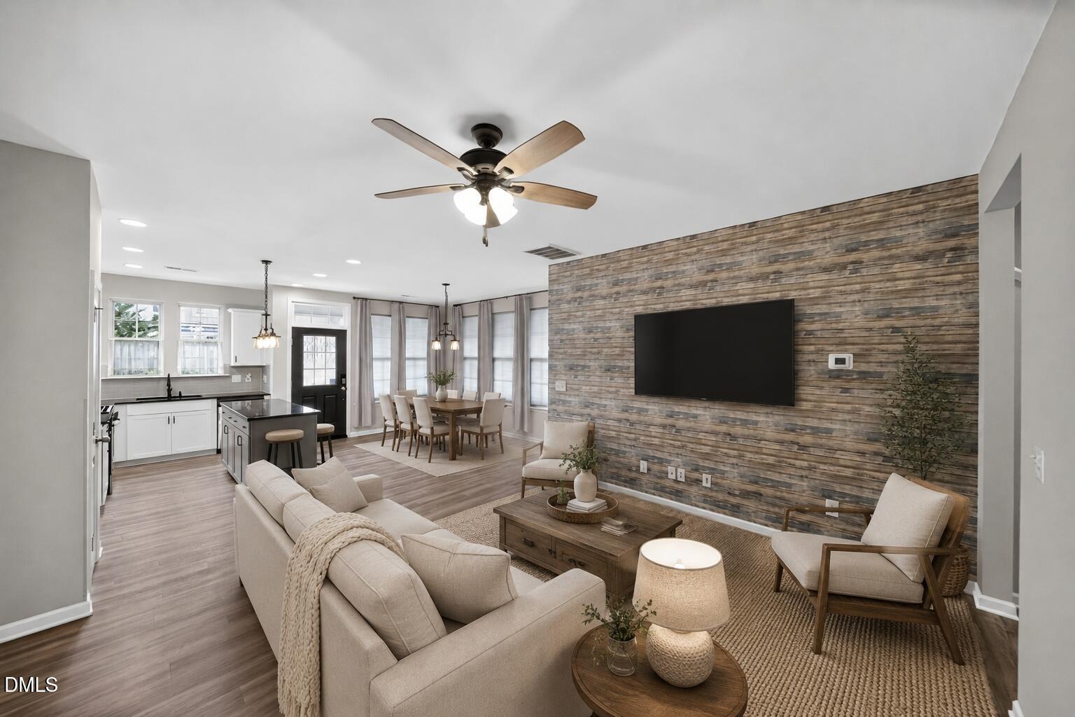 1828 Shady Oaks Drive Property Photo 4