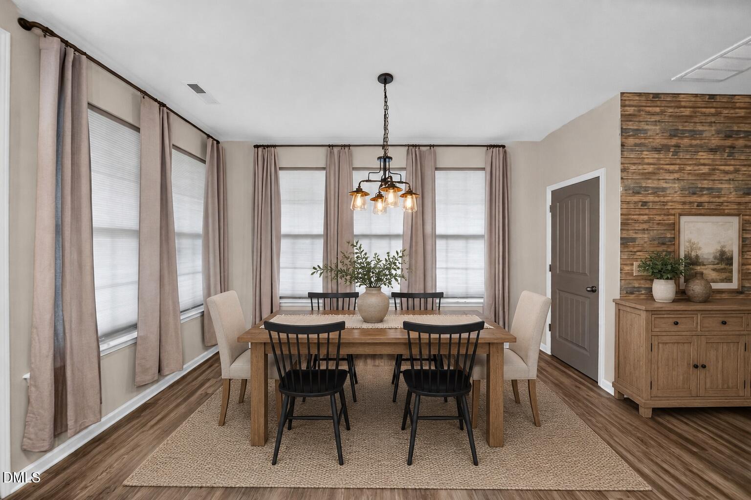 1828 Shady Oaks Drive Property Photo 8