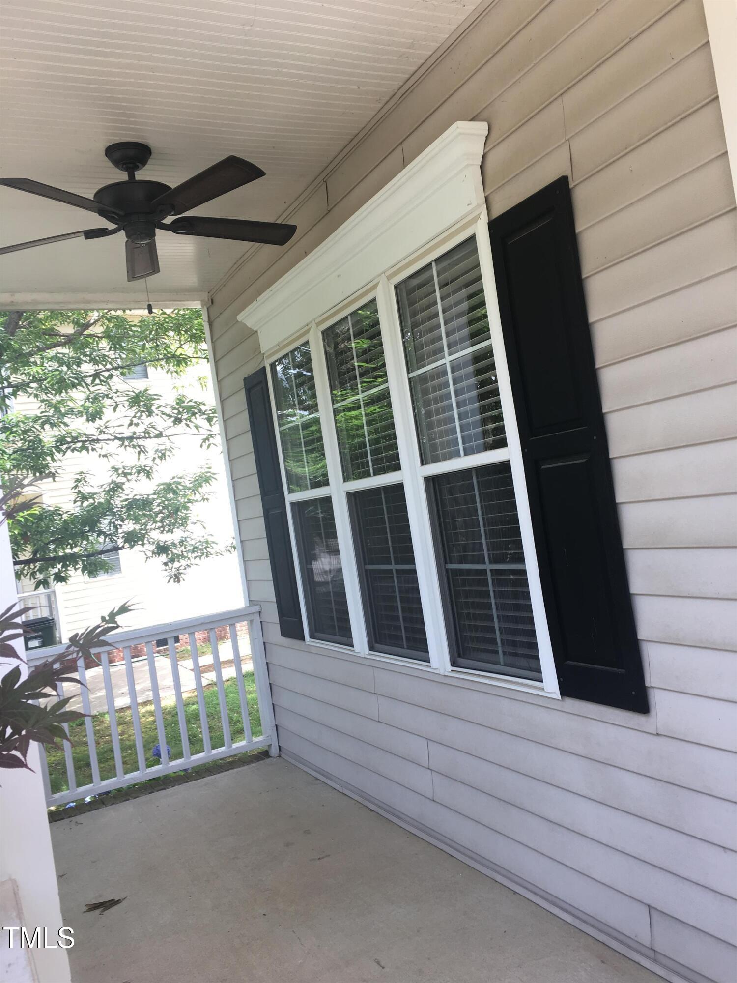 513 E Maple Avenue Property Photo 3