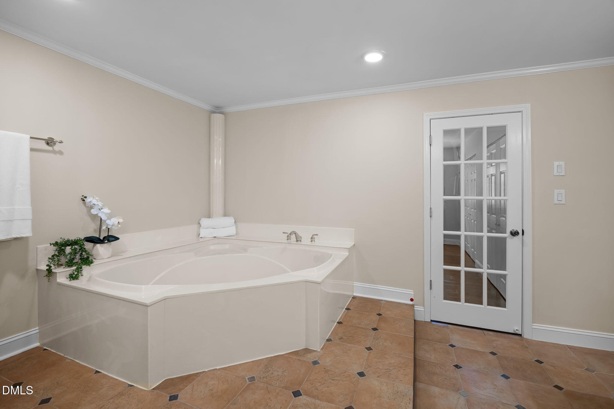 6423 New Market Way Property Photo 25