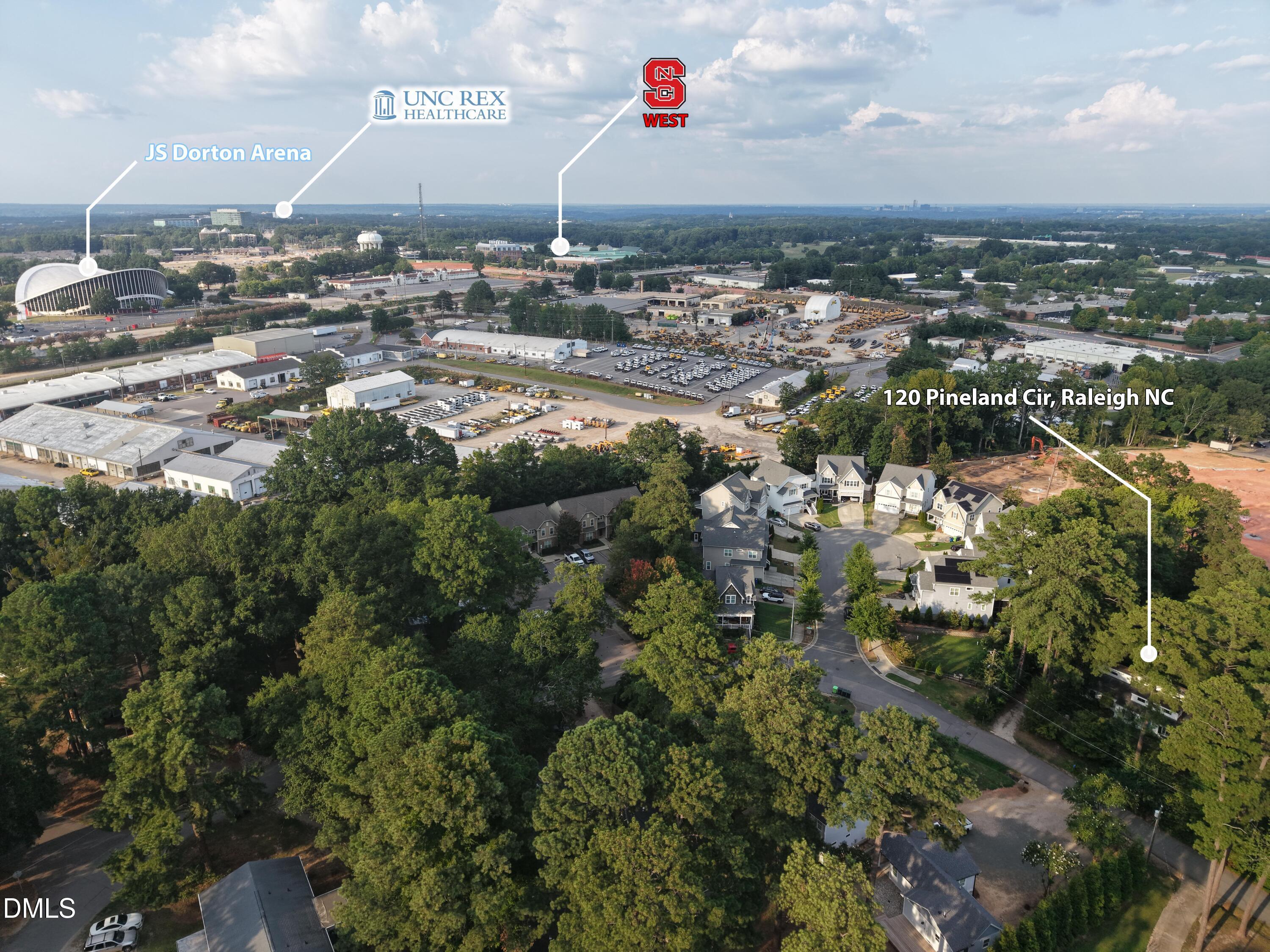 120 Pineland Circle Property Photo 1