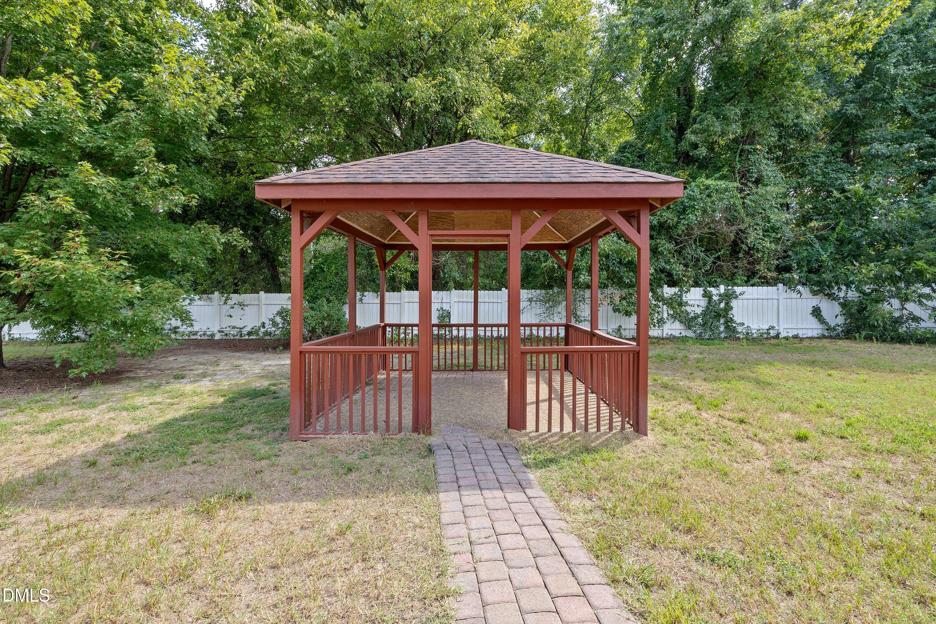 541 Spruce Meadows Lane Property Photo 34