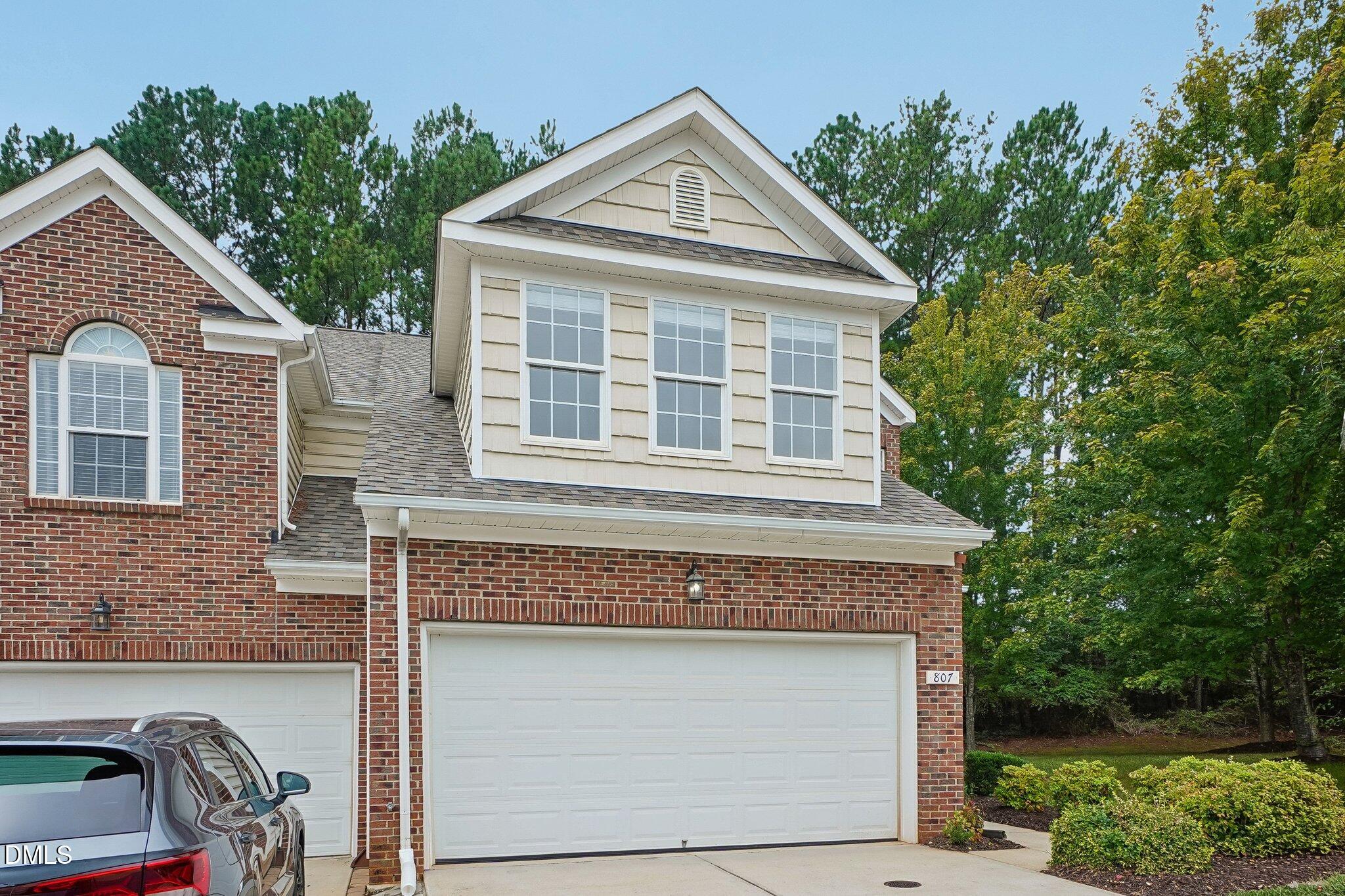 807 Swan Neck Lane Property Photo 3