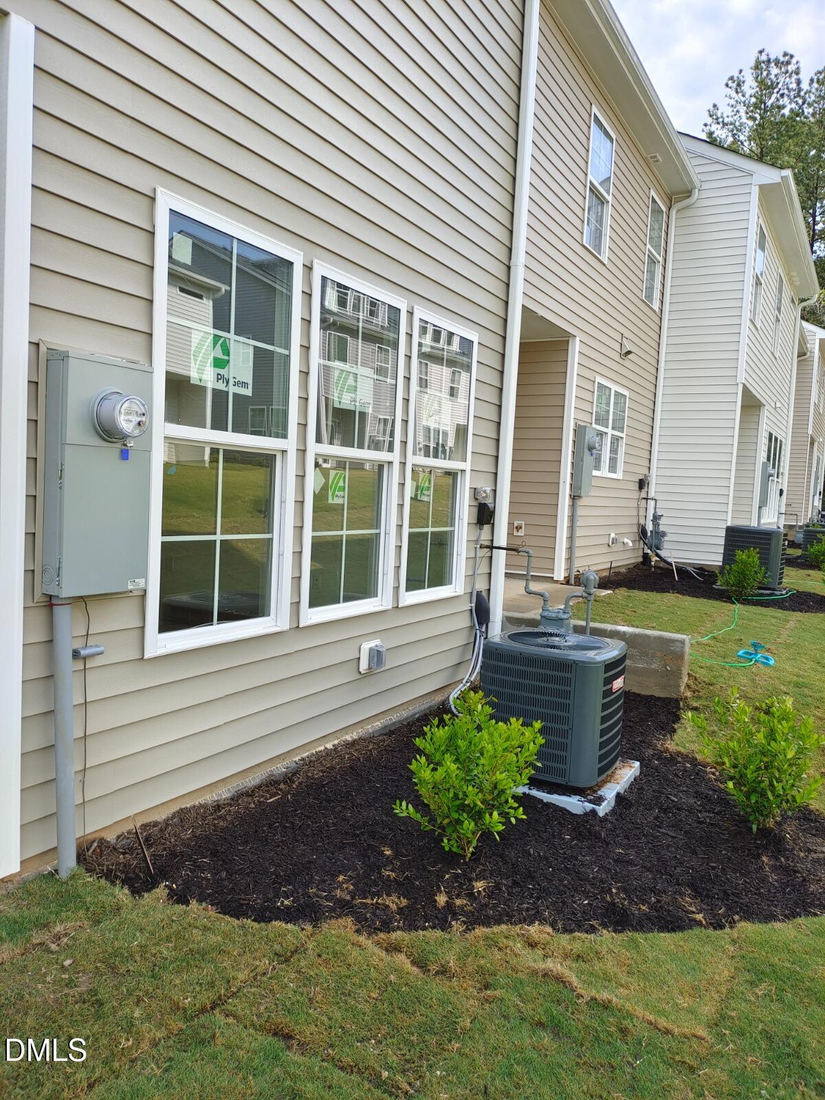 1012 Yatesbury Place Property Photo 3