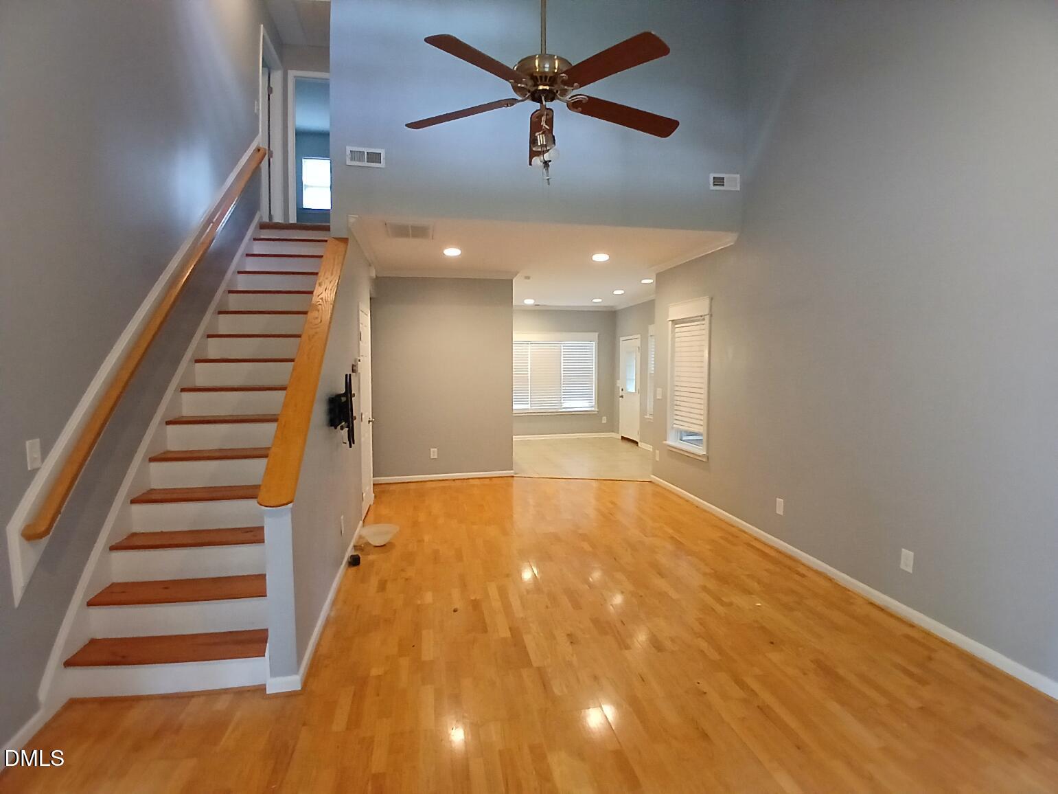 2215 University Drive Property Photo 3