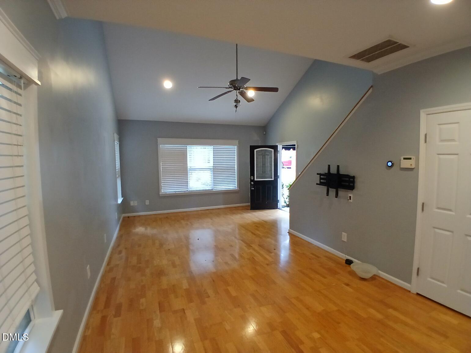 2215 University Drive Property Photo 4