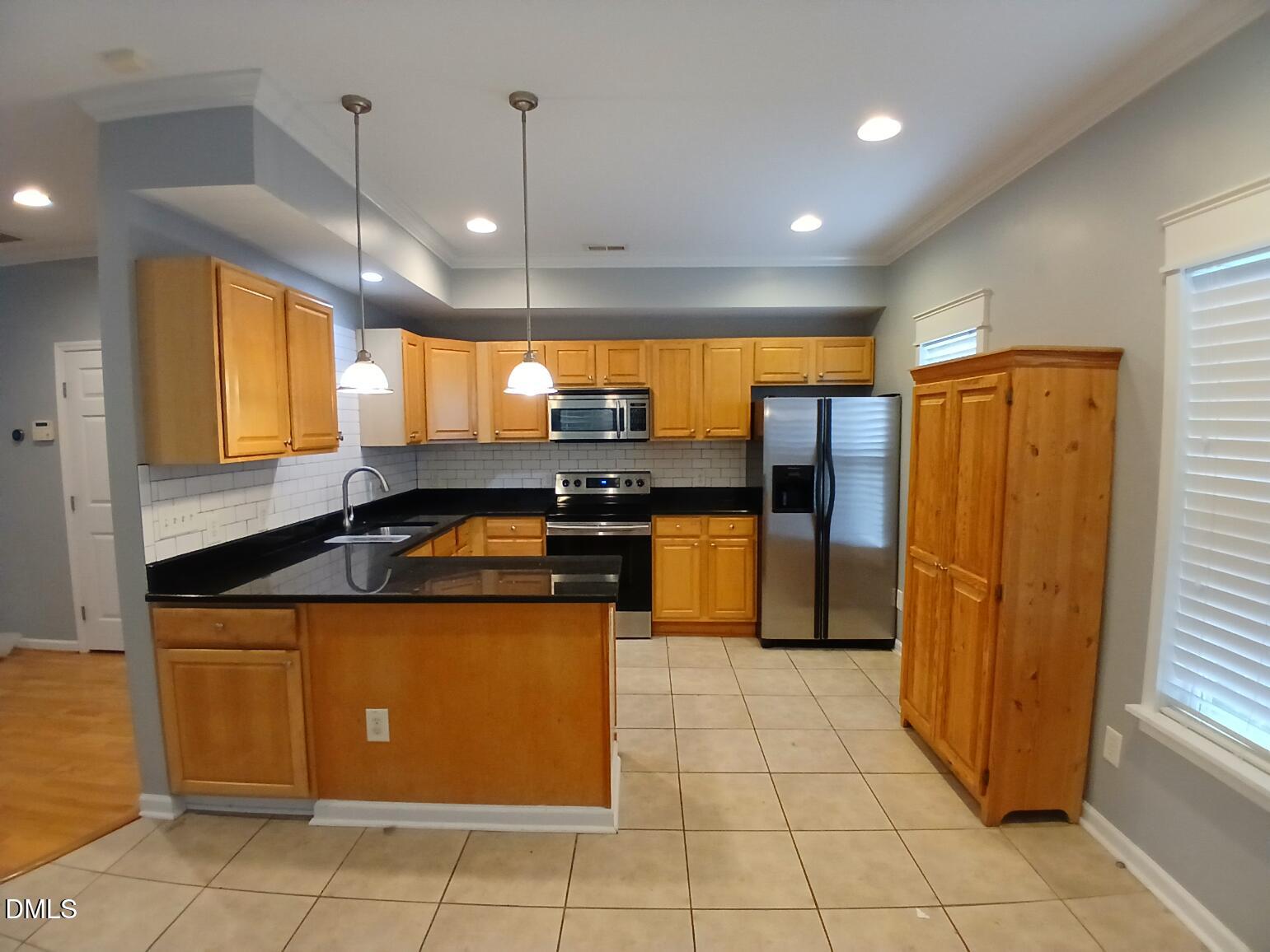 2215 University Drive Property Photo 7