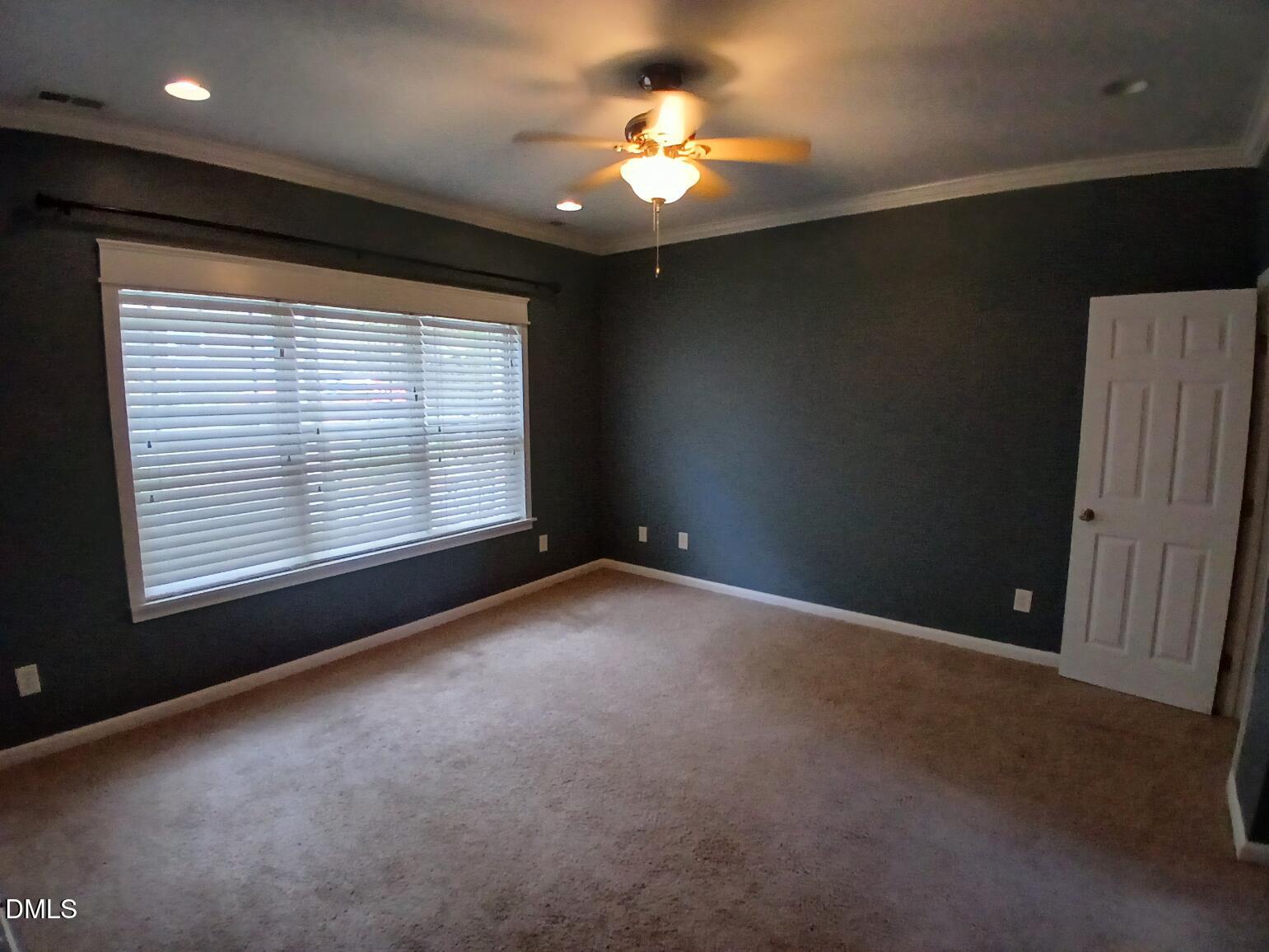 2215 University Drive Property Photo 9