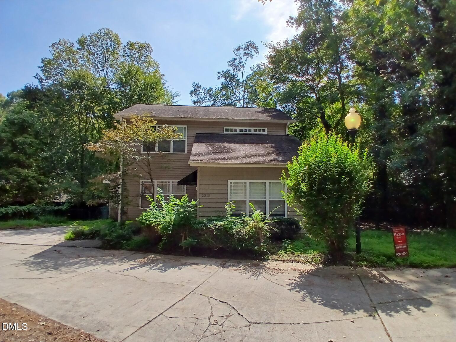 2215 University Drive Property Photo 26