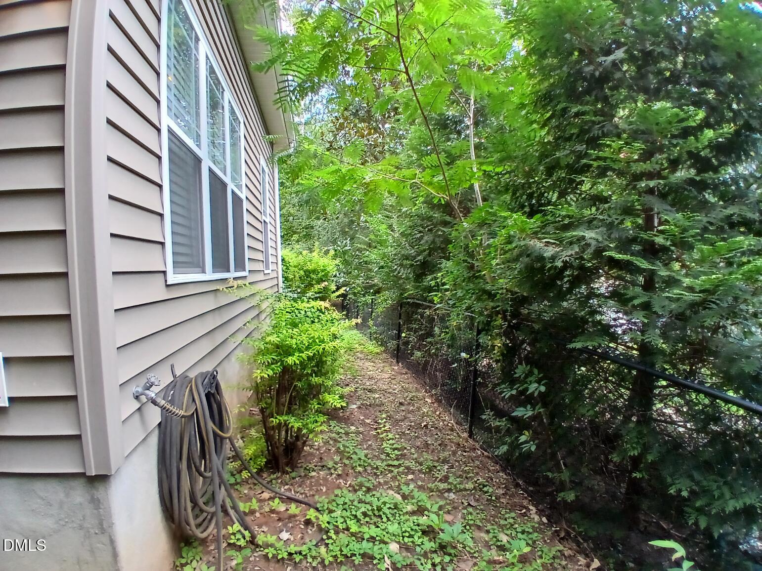 2215 University Drive Property Photo 27