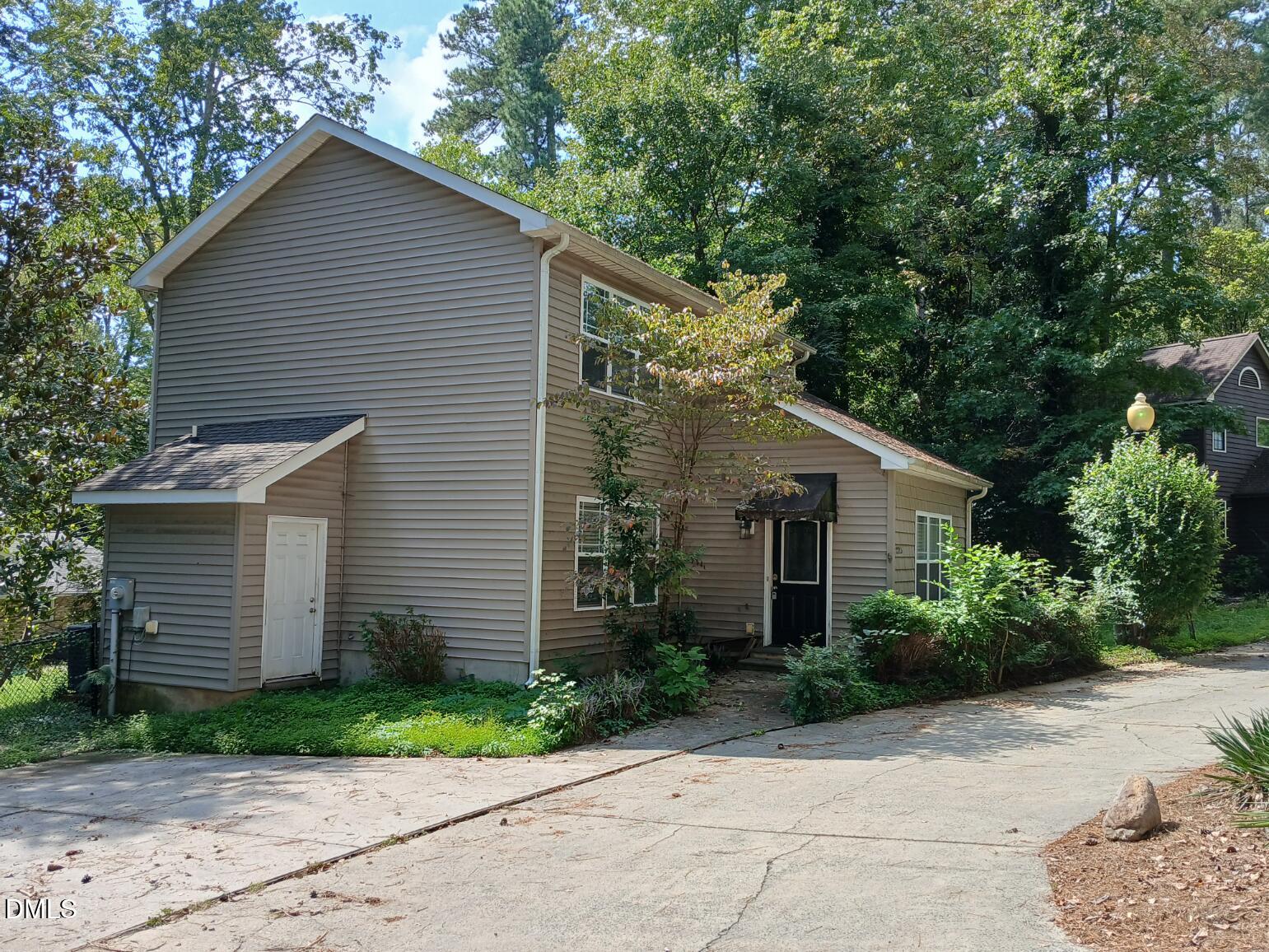 2215 University Drive Property Photo 30