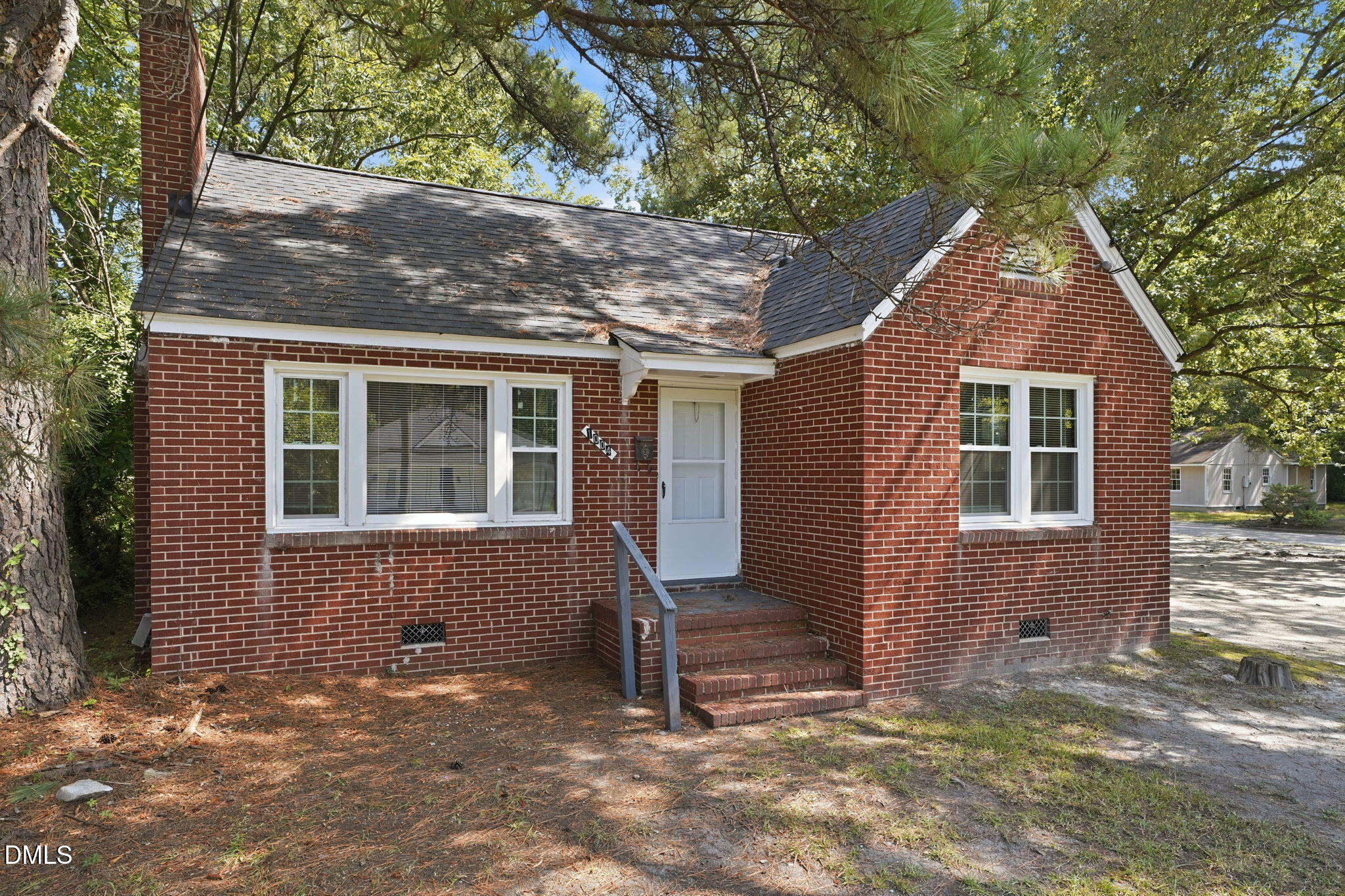 1004 W Thomas Street Property Photo 2