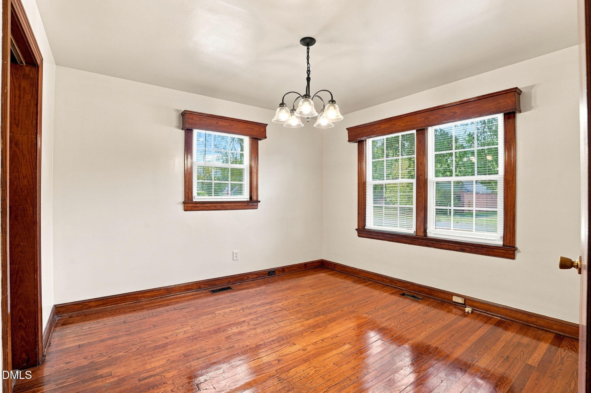 1004 W Thomas Street Property Photo 15