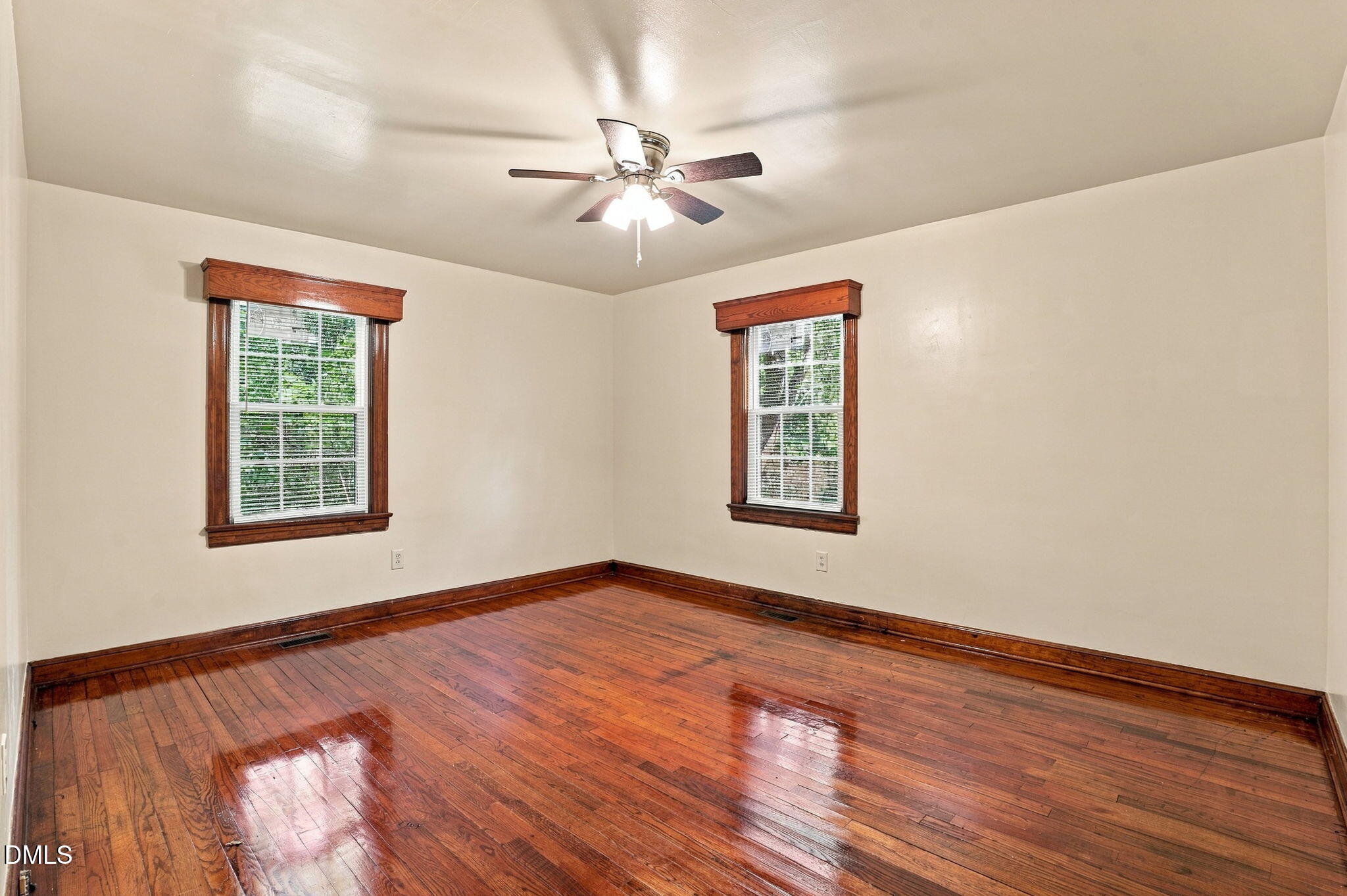 1004 W Thomas Street Property Photo 27