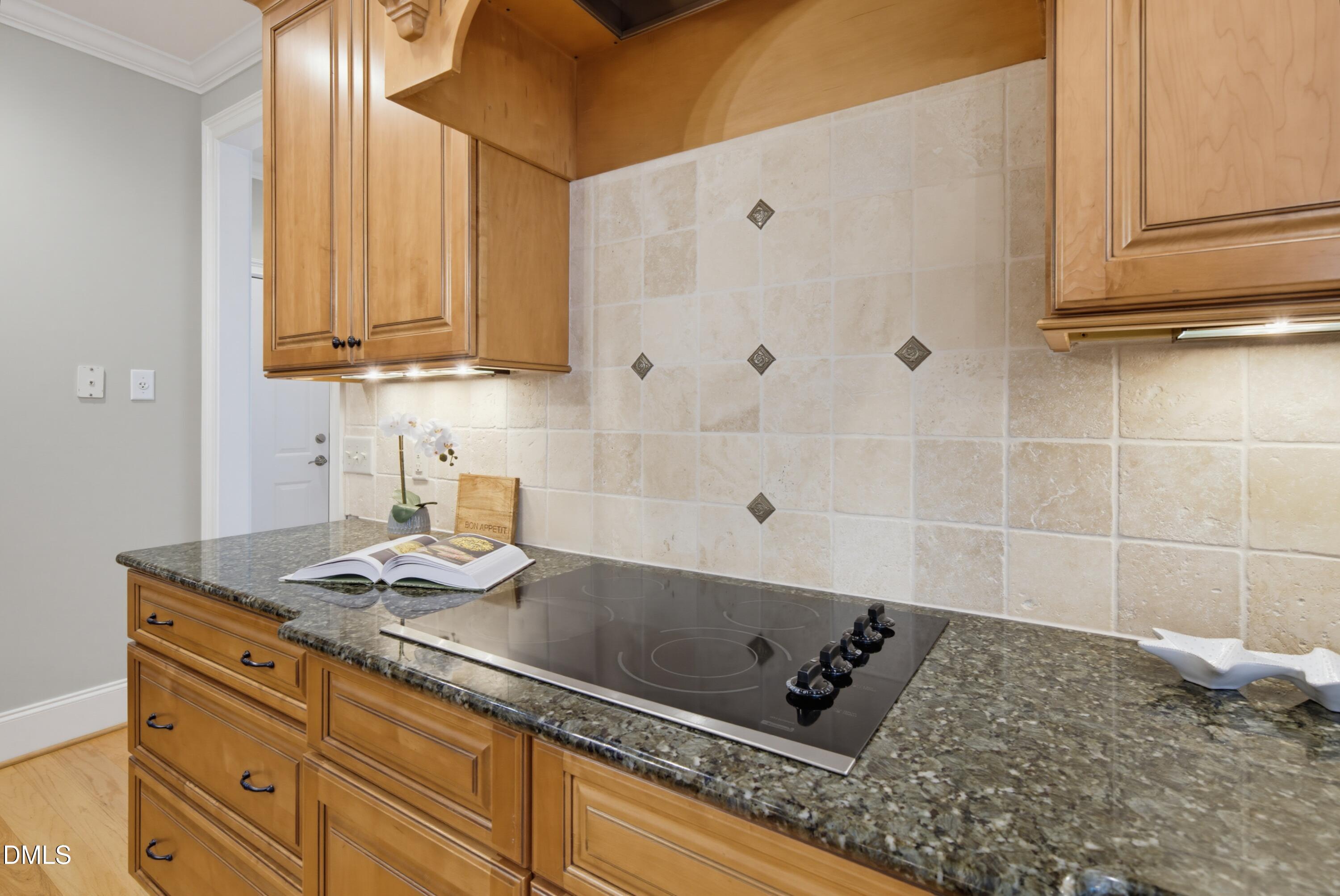 2200 Hedge Maple Drive Property Photo 14