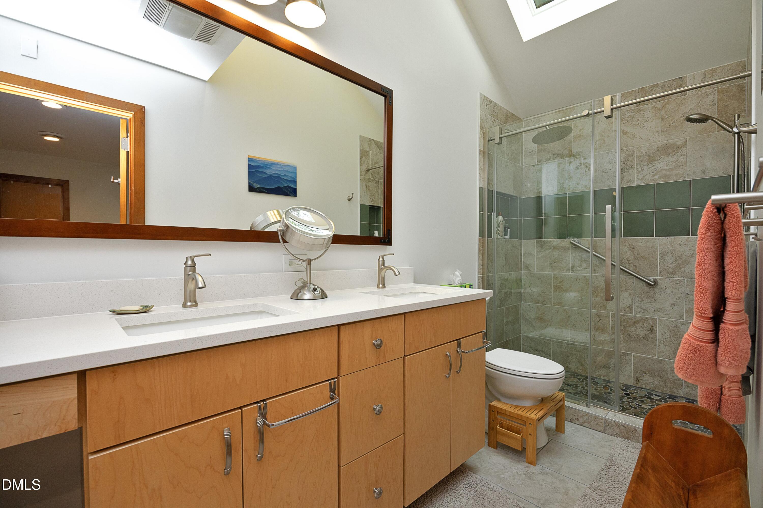 10 Ellen Place Property Photo 8