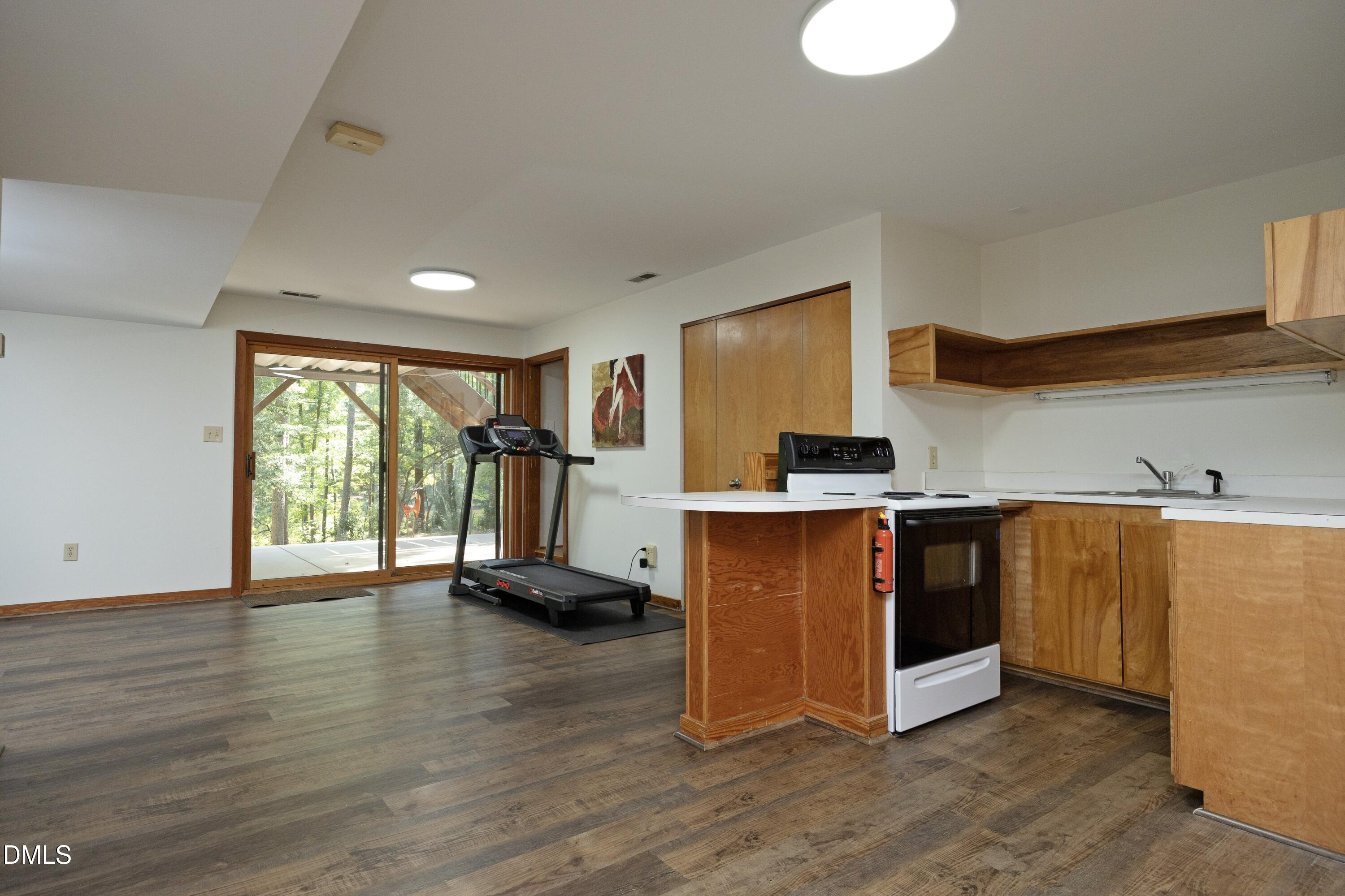 10 Ellen Place Property Photo 29