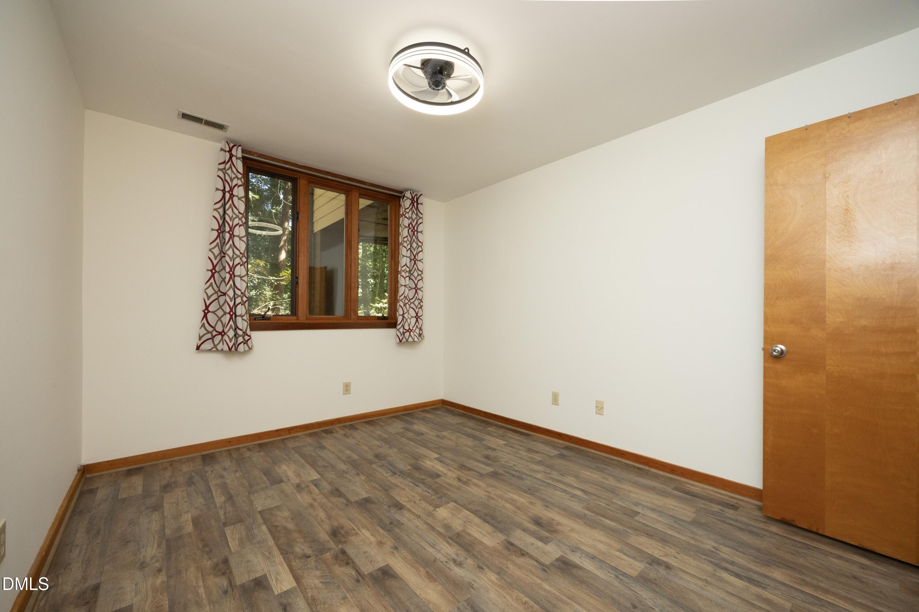 10 Ellen Place Property Photo 34