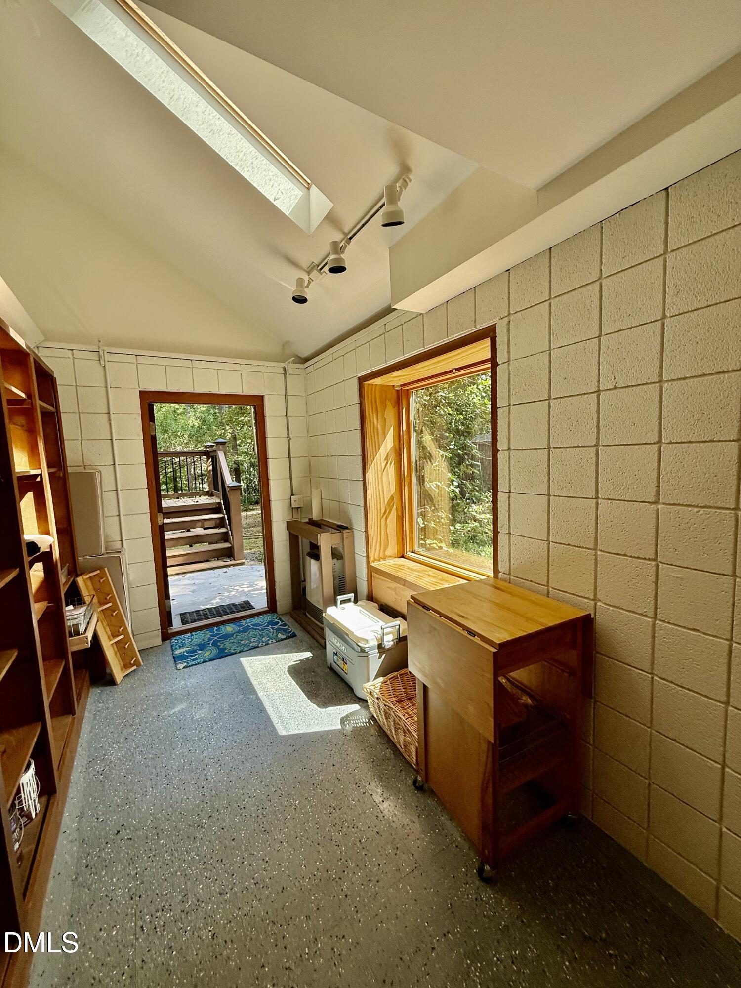 10 Ellen Place Property Photo 38