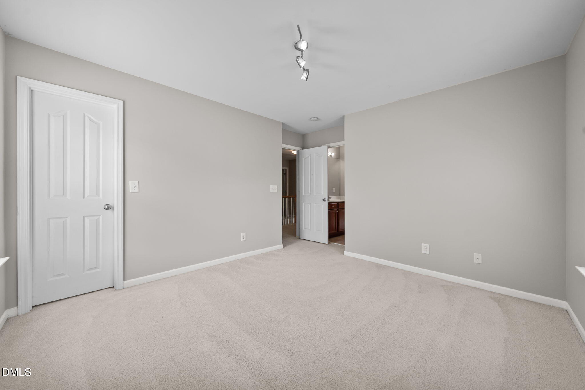 101 Courts Garden Way Property Photo 47