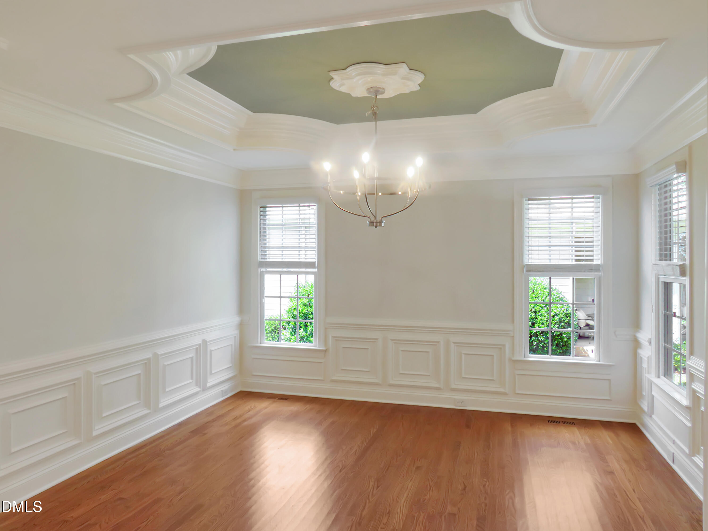 1605 Green Oaks Parkway Property Photo 4