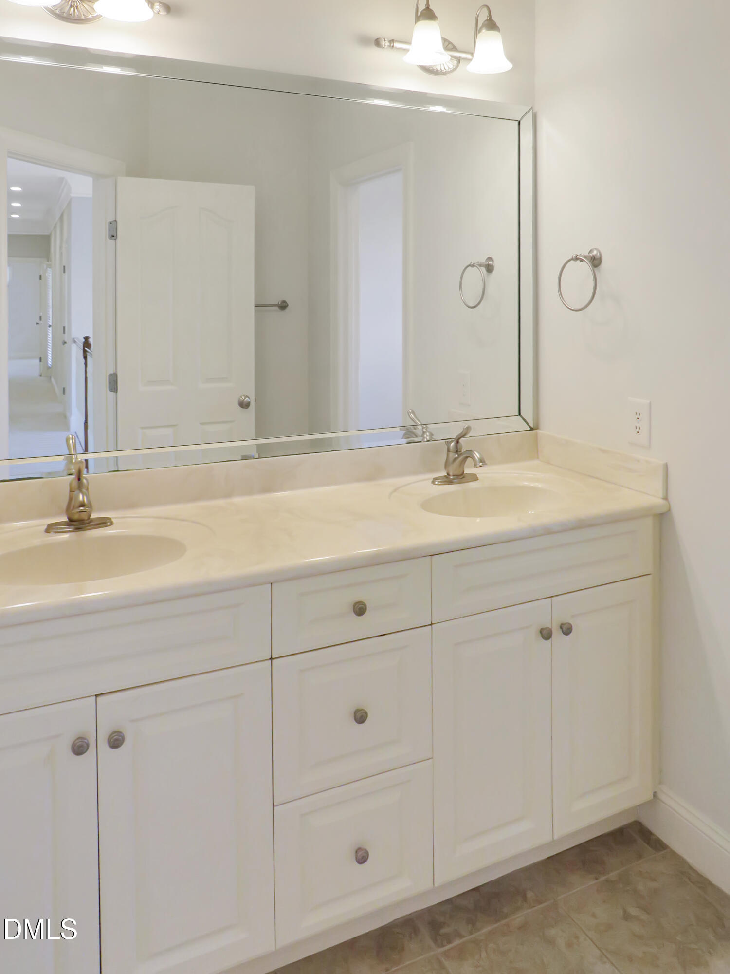 1605 Green Oaks Parkway Property Photo 24