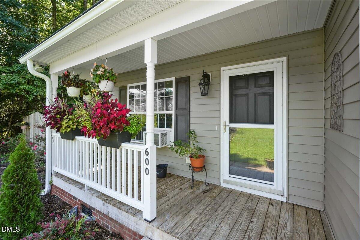 600 Lockwood Drive Property Photo 5