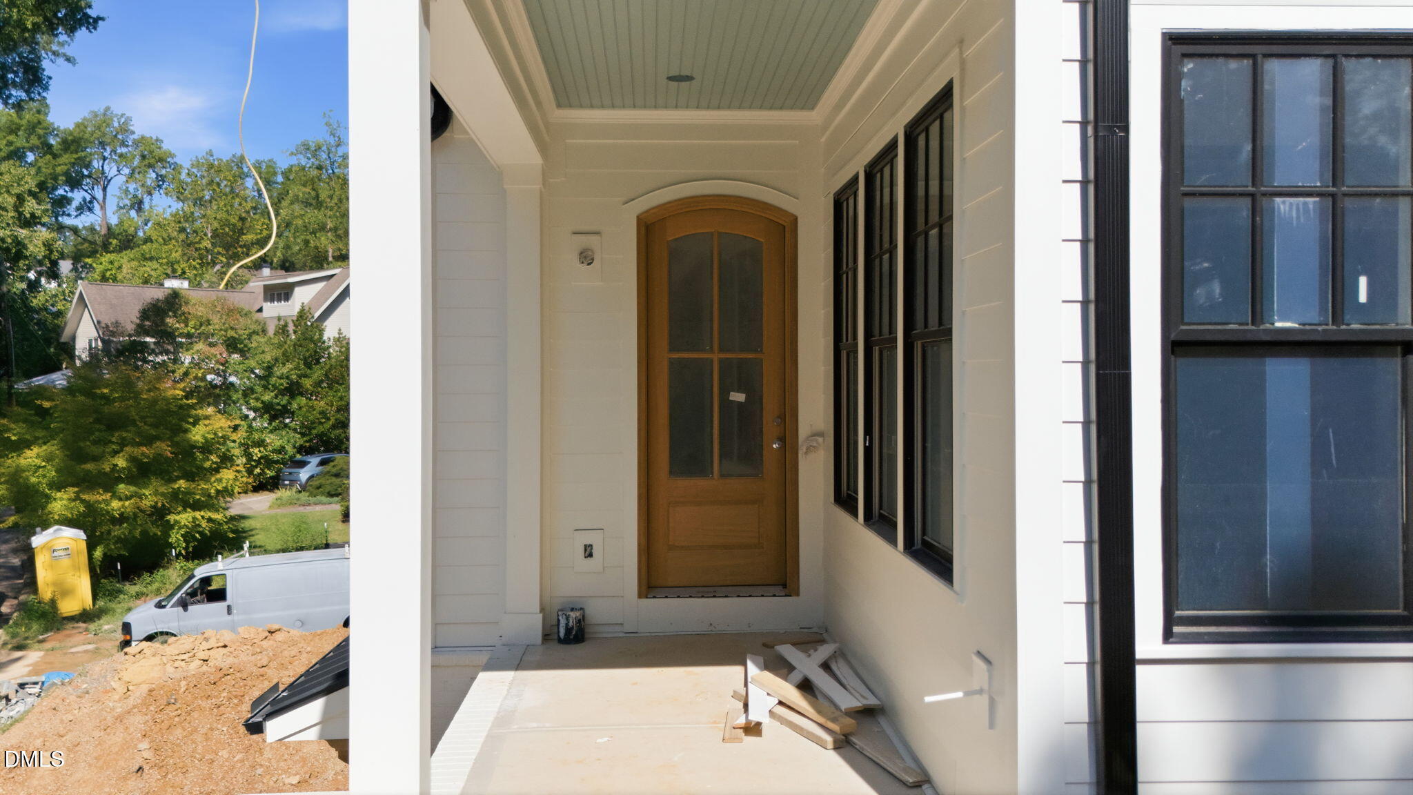 2702 N Mayview Road Property Photo 4