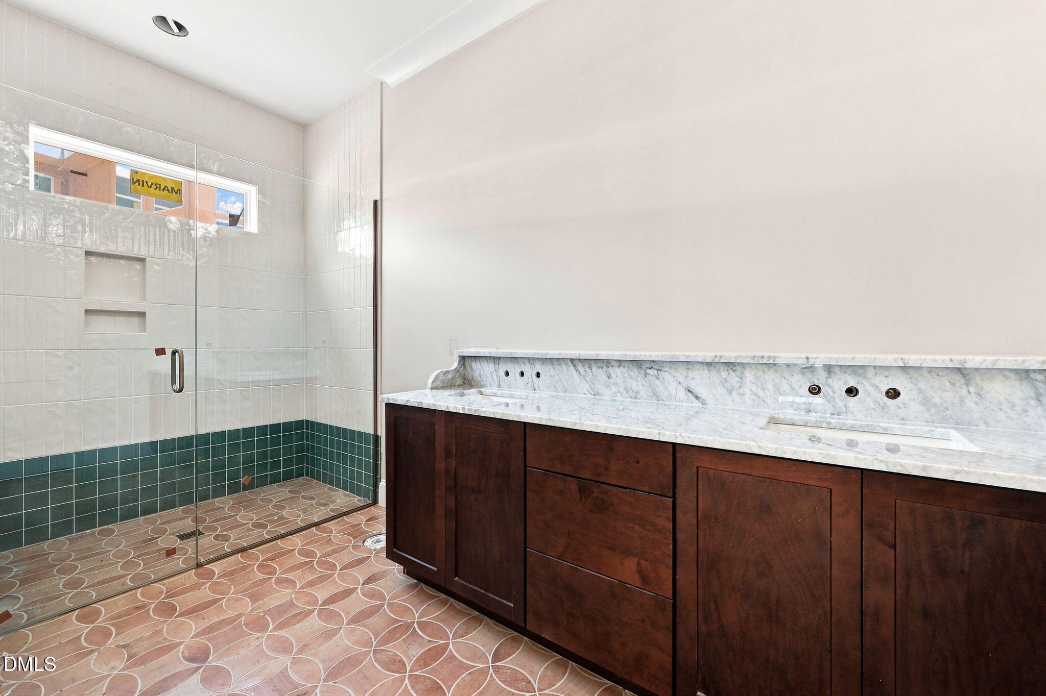 2702 N Mayview Road Property Photo 8