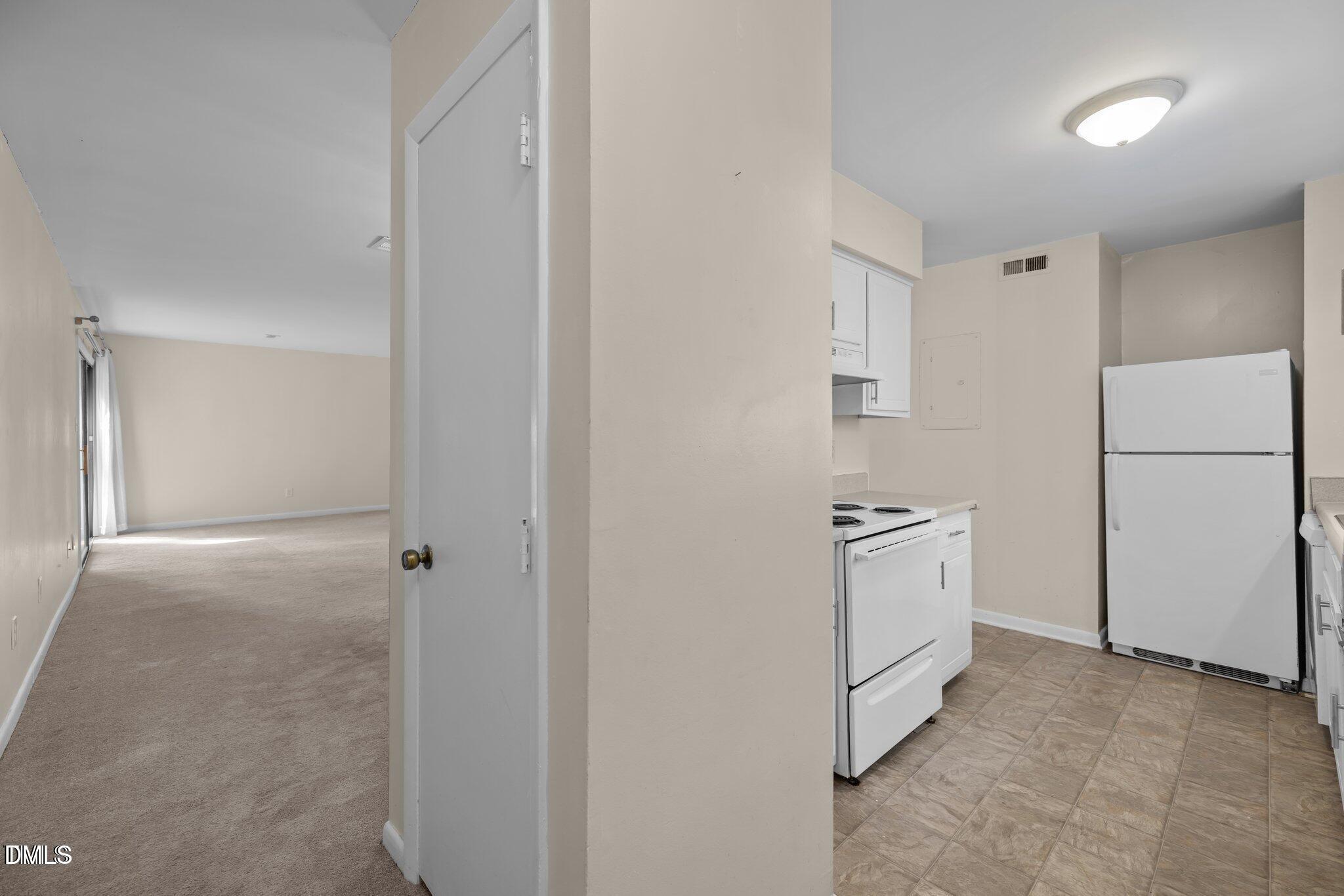 667 Pine Ridge Place Property Photo 3