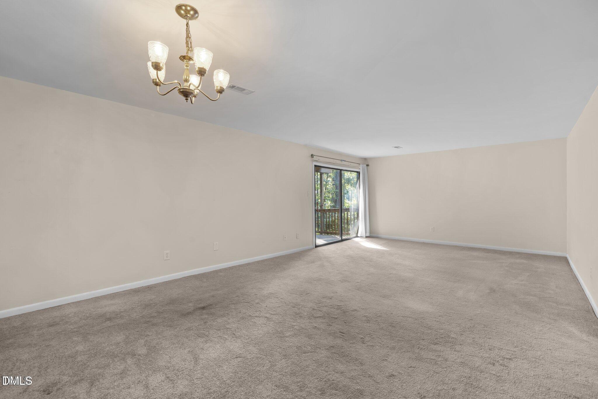 667 Pine Ridge Place Property Photo 7