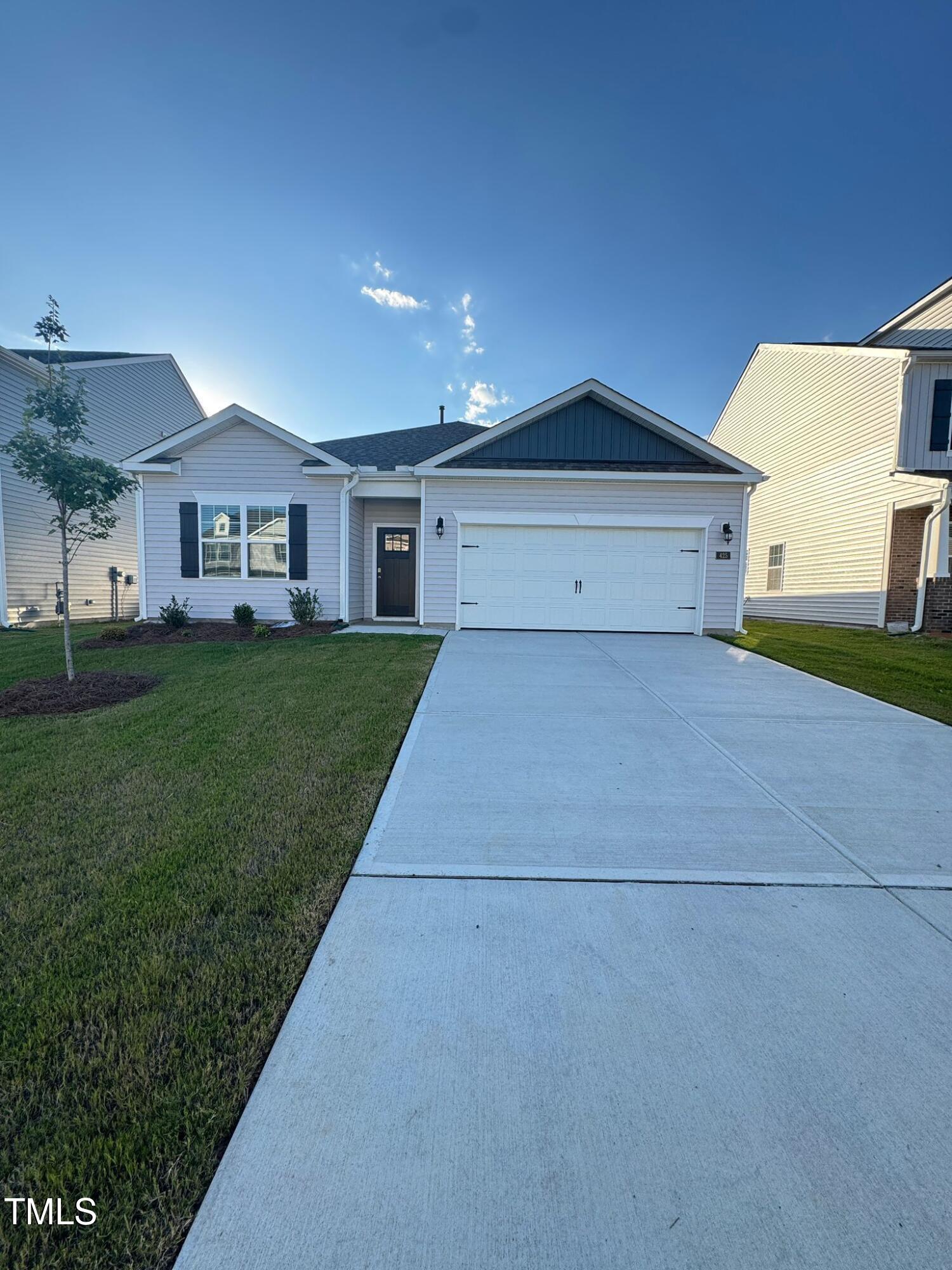 425 Ashley Run Property Photo 2