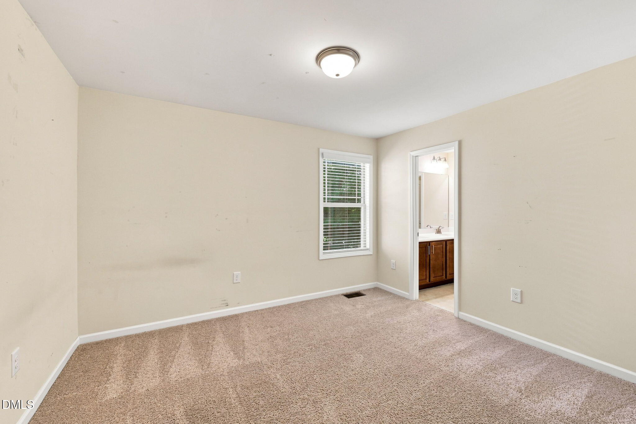 243 Chatsworth Lane Property Photo 28