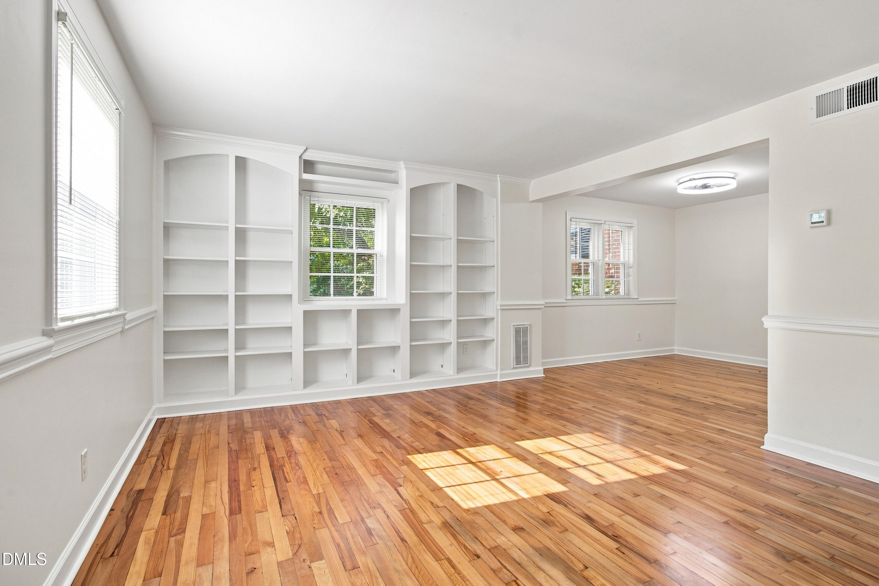 1649 Sutton Drive Property Photo 4