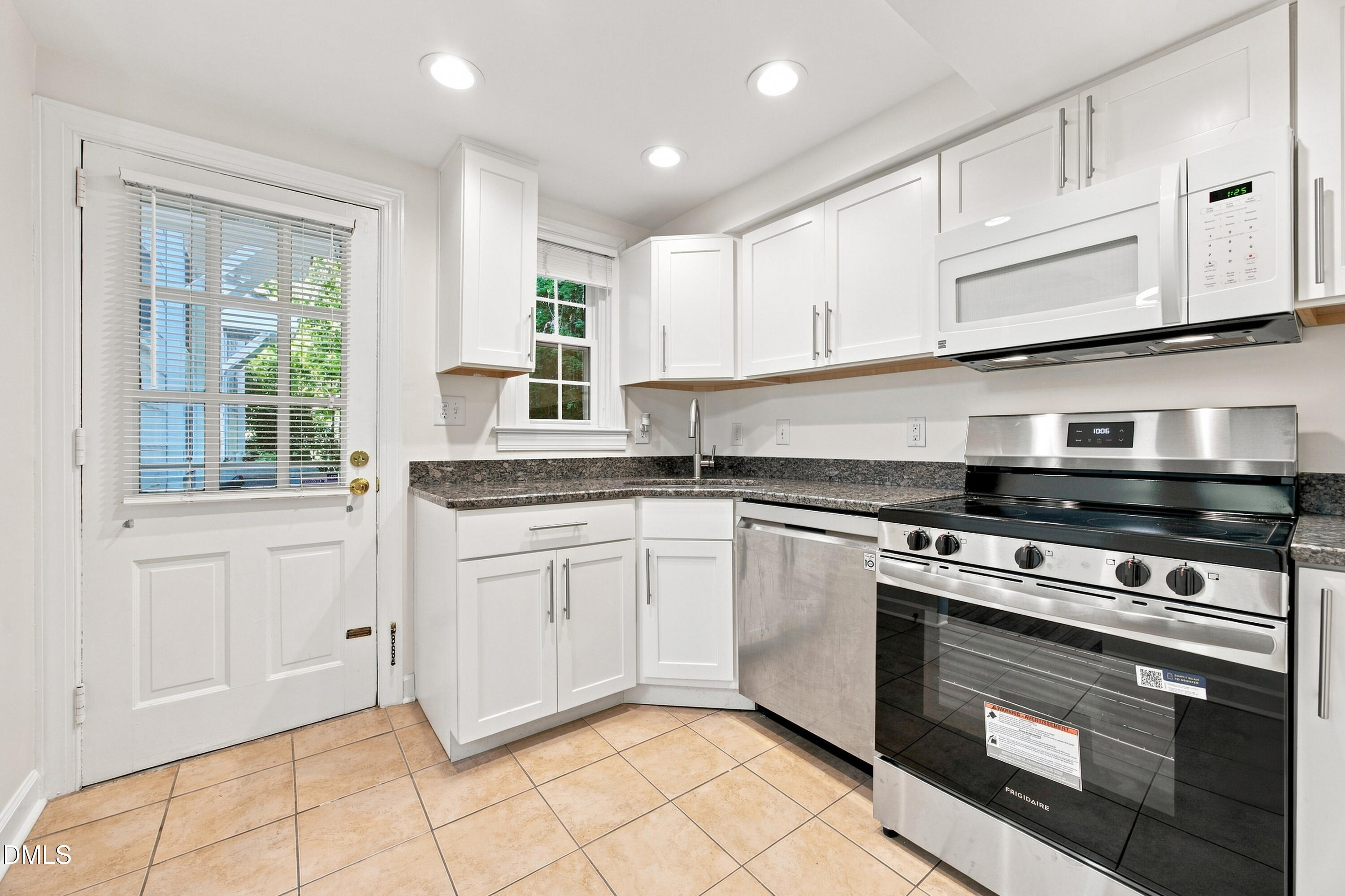1649 Sutton Drive Property Photo 12