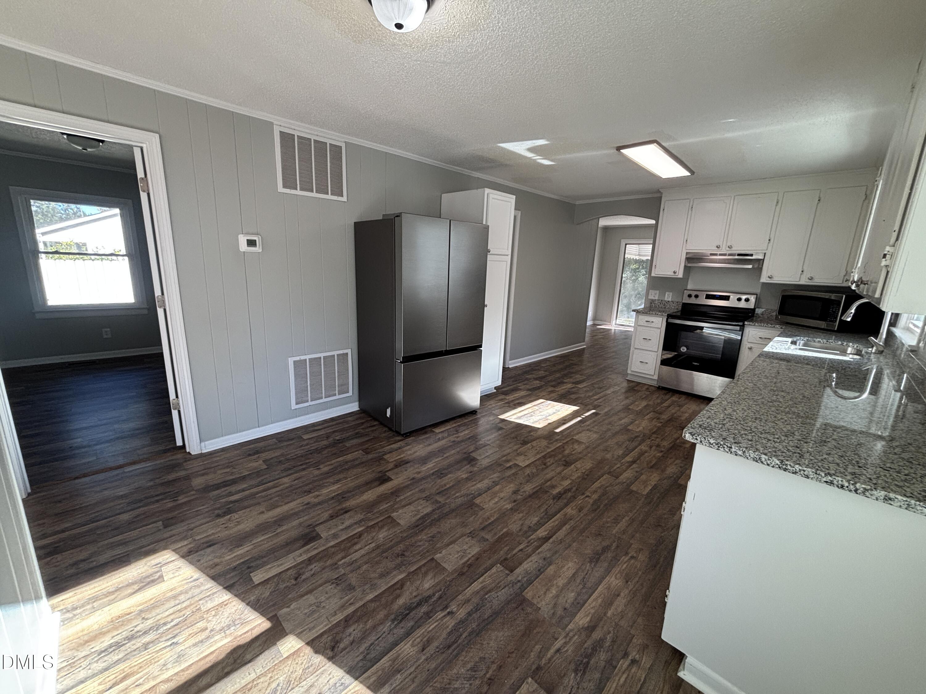 20 W Edgerton Street Property Photo 9