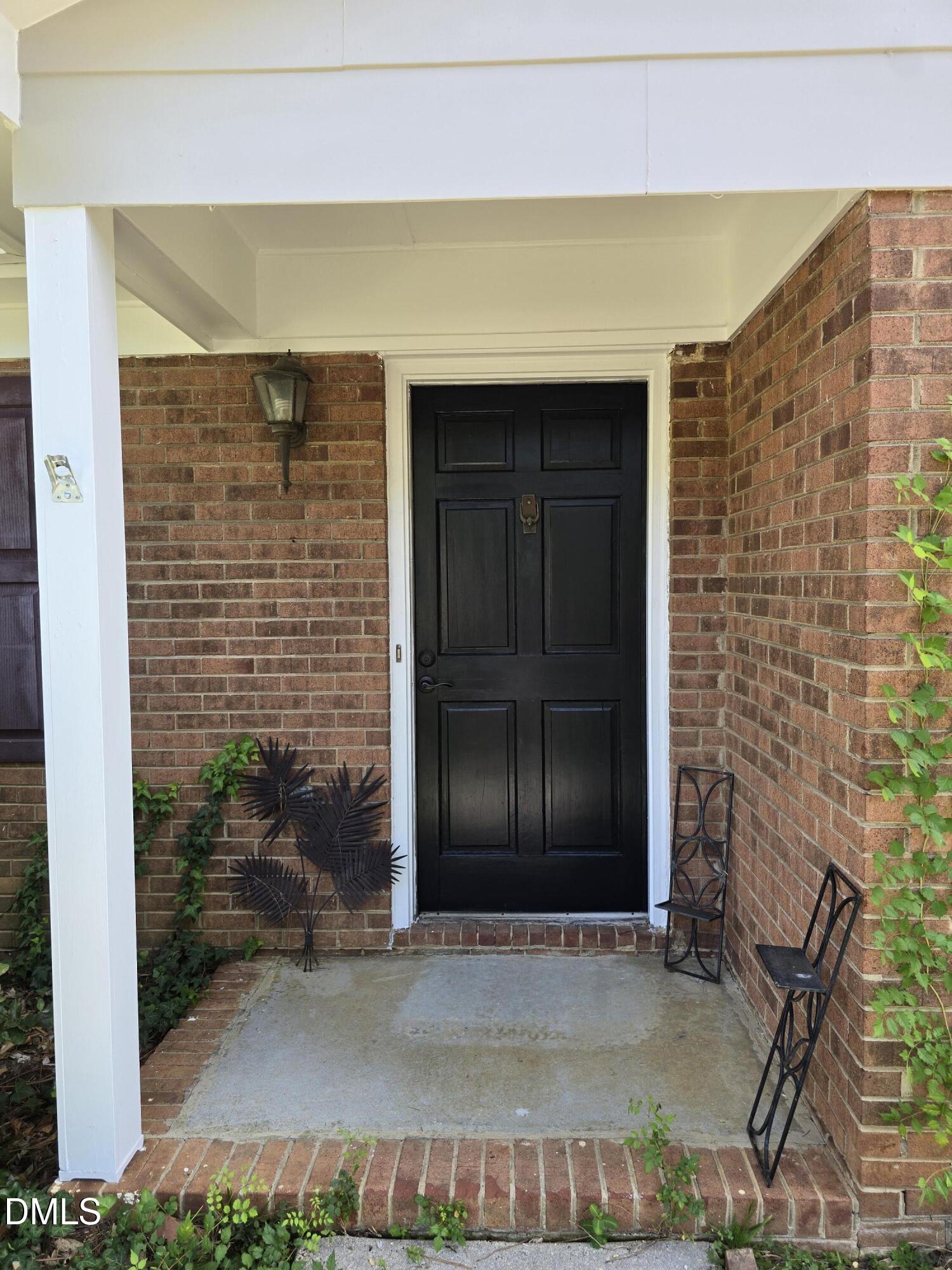 1410 Suterland Road Property Photo 2