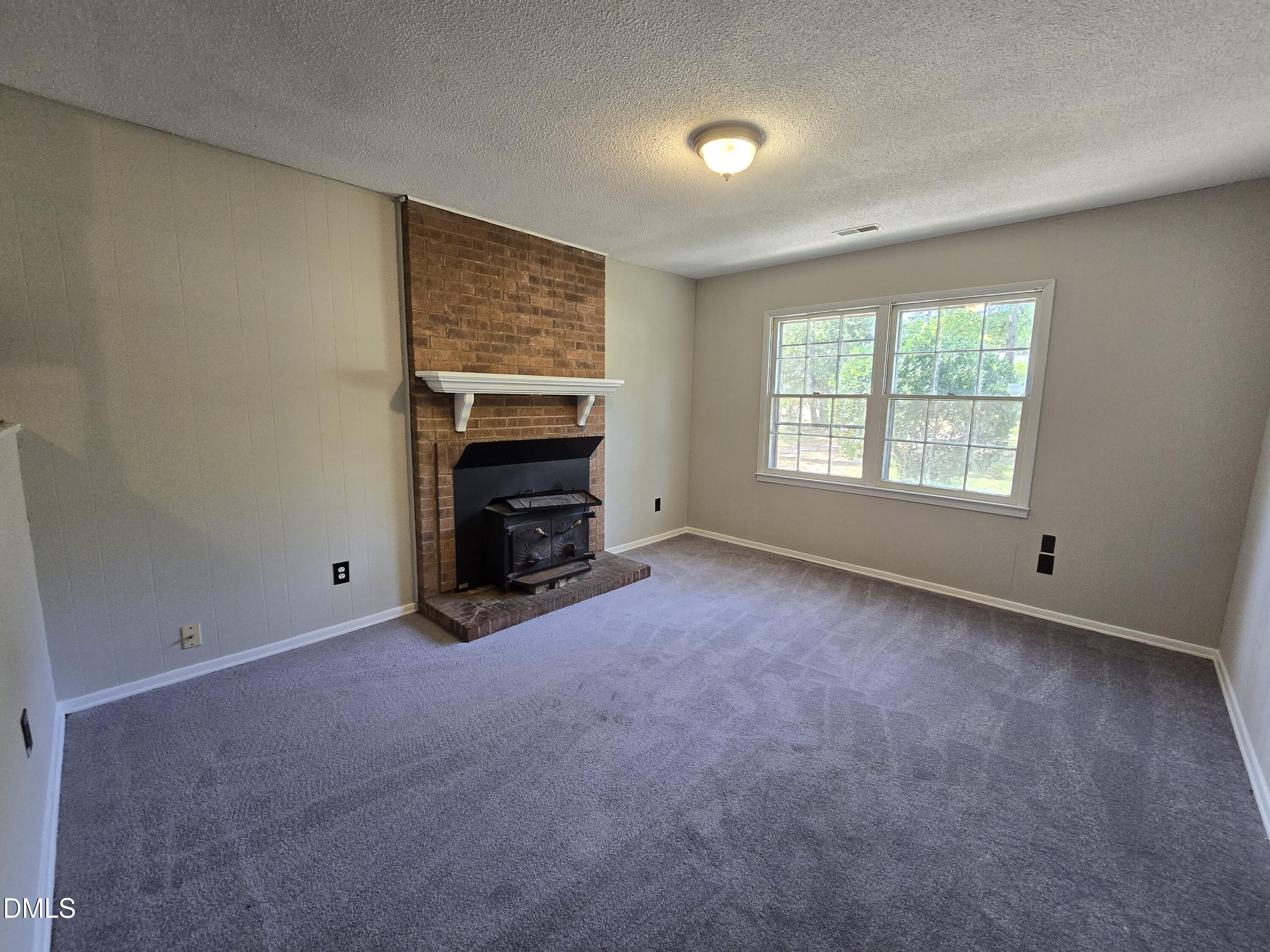 1410 Suterland Road Property Photo 8