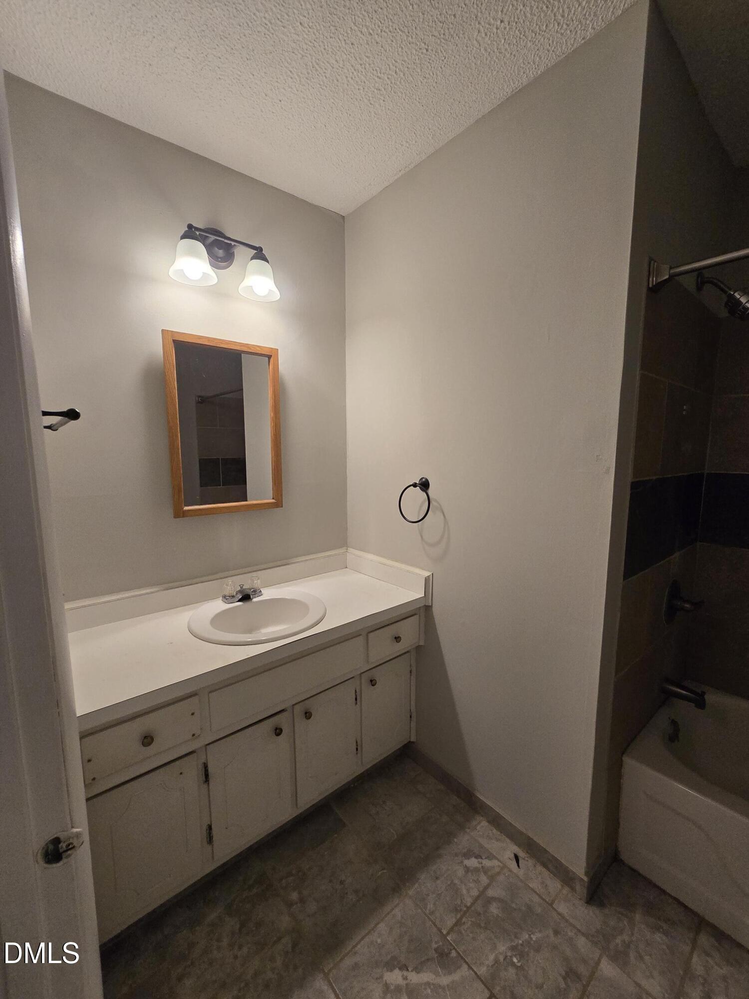 1410 Suterland Road Property Photo 13