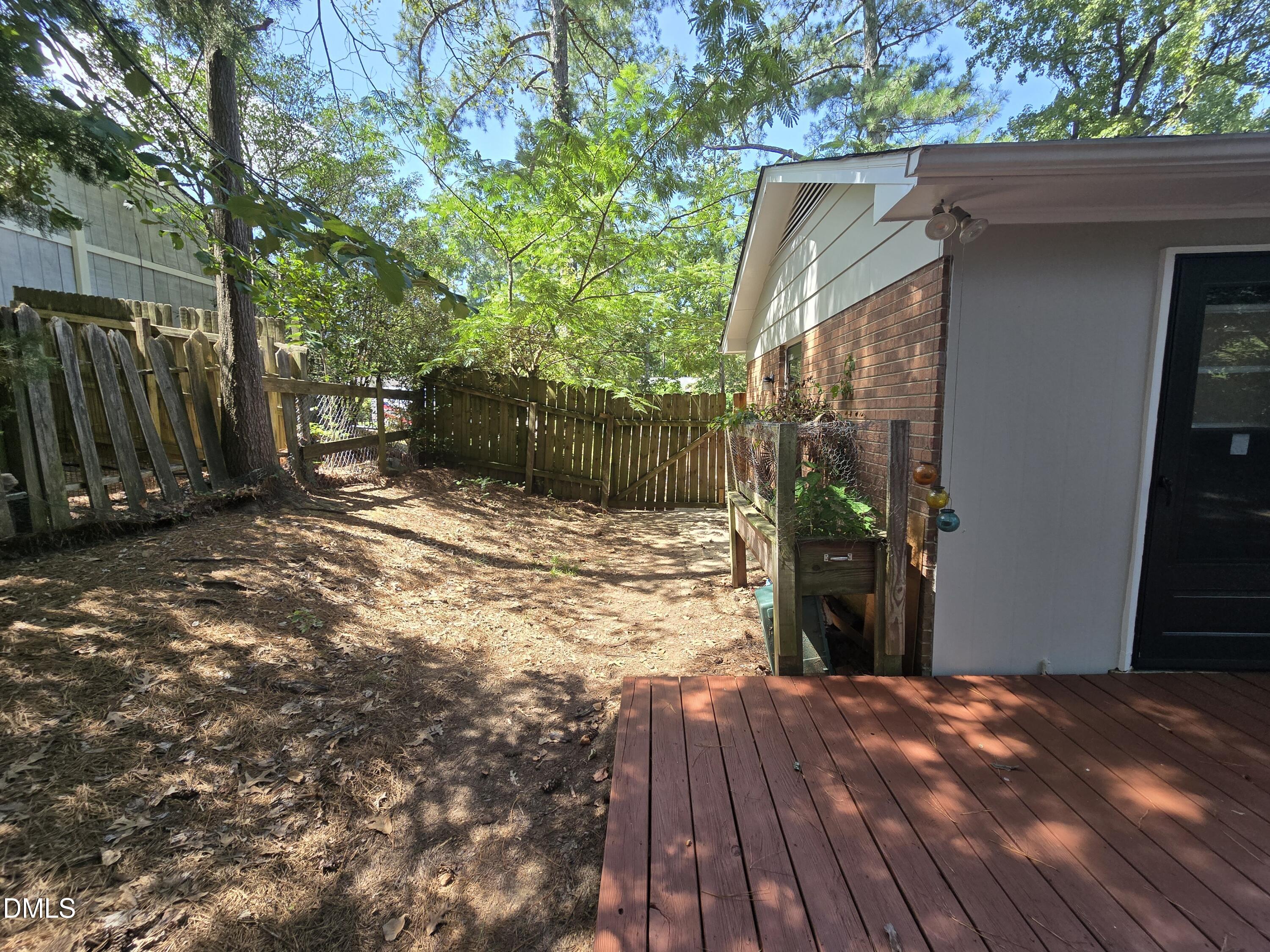 1410 Suterland Road Property Photo 21